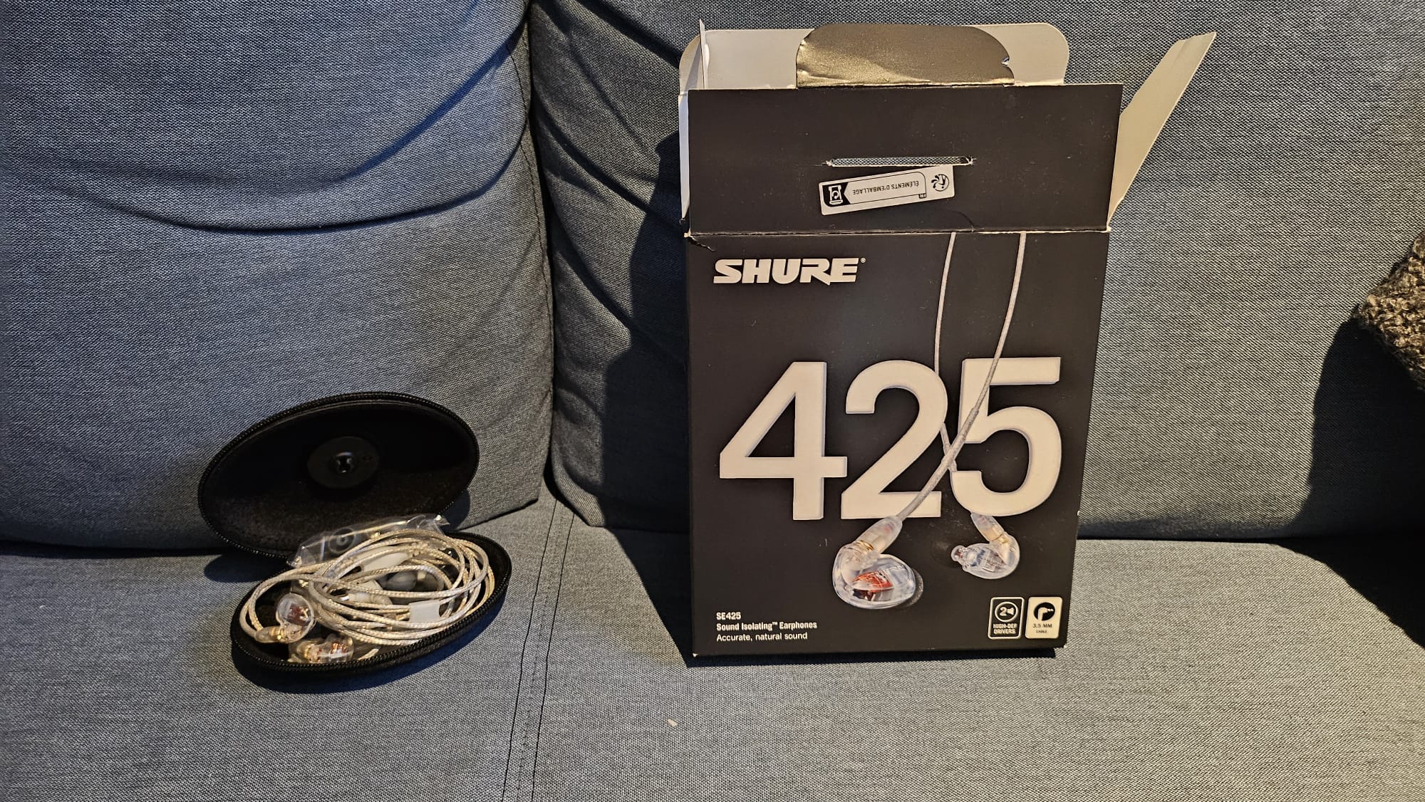 Shure SE425 état neuf (3 mois) + accessoires complets