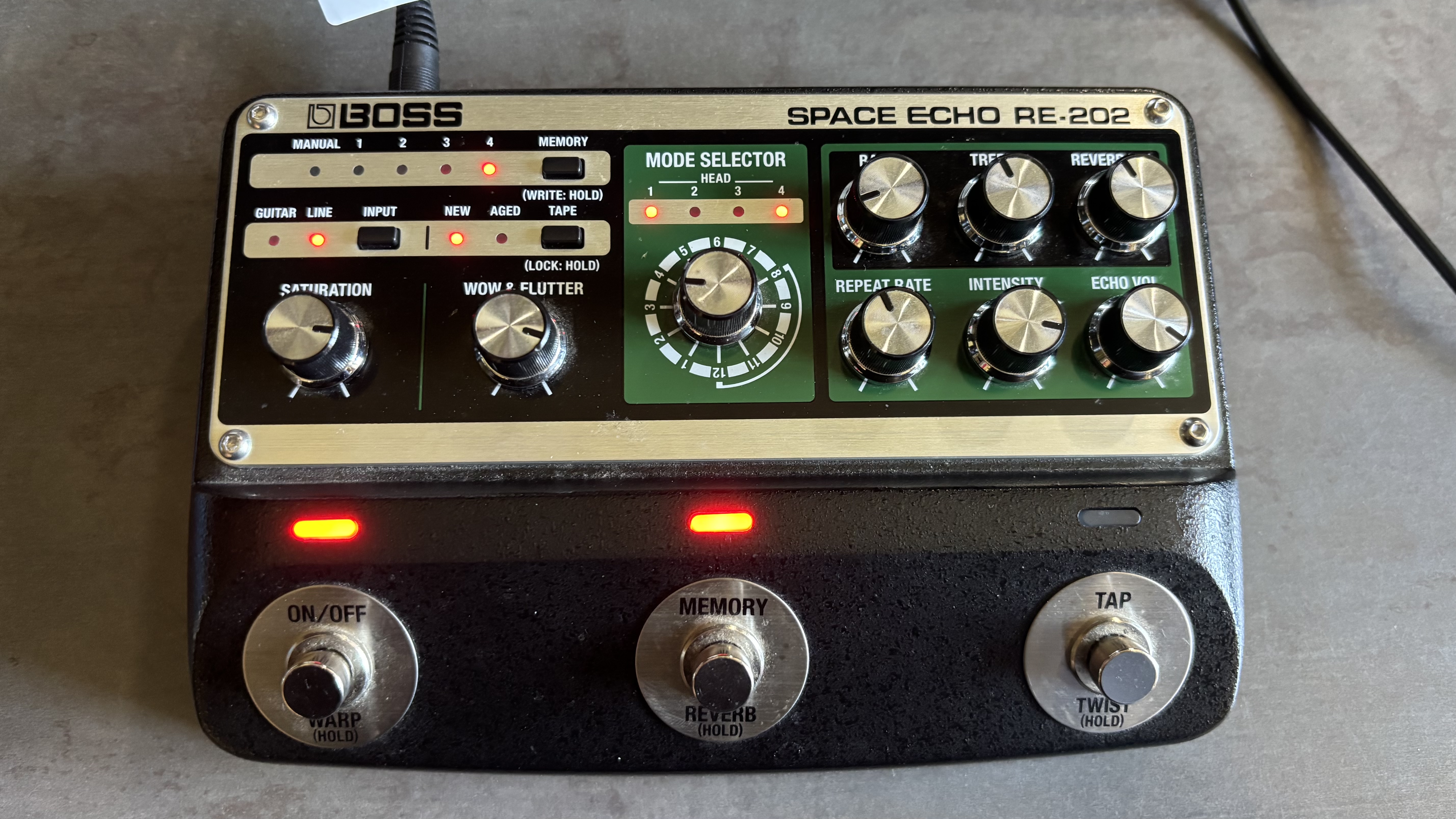 Boss RE-202 Space Echo - Très bon état (Boîte & Facture) - Échange possible