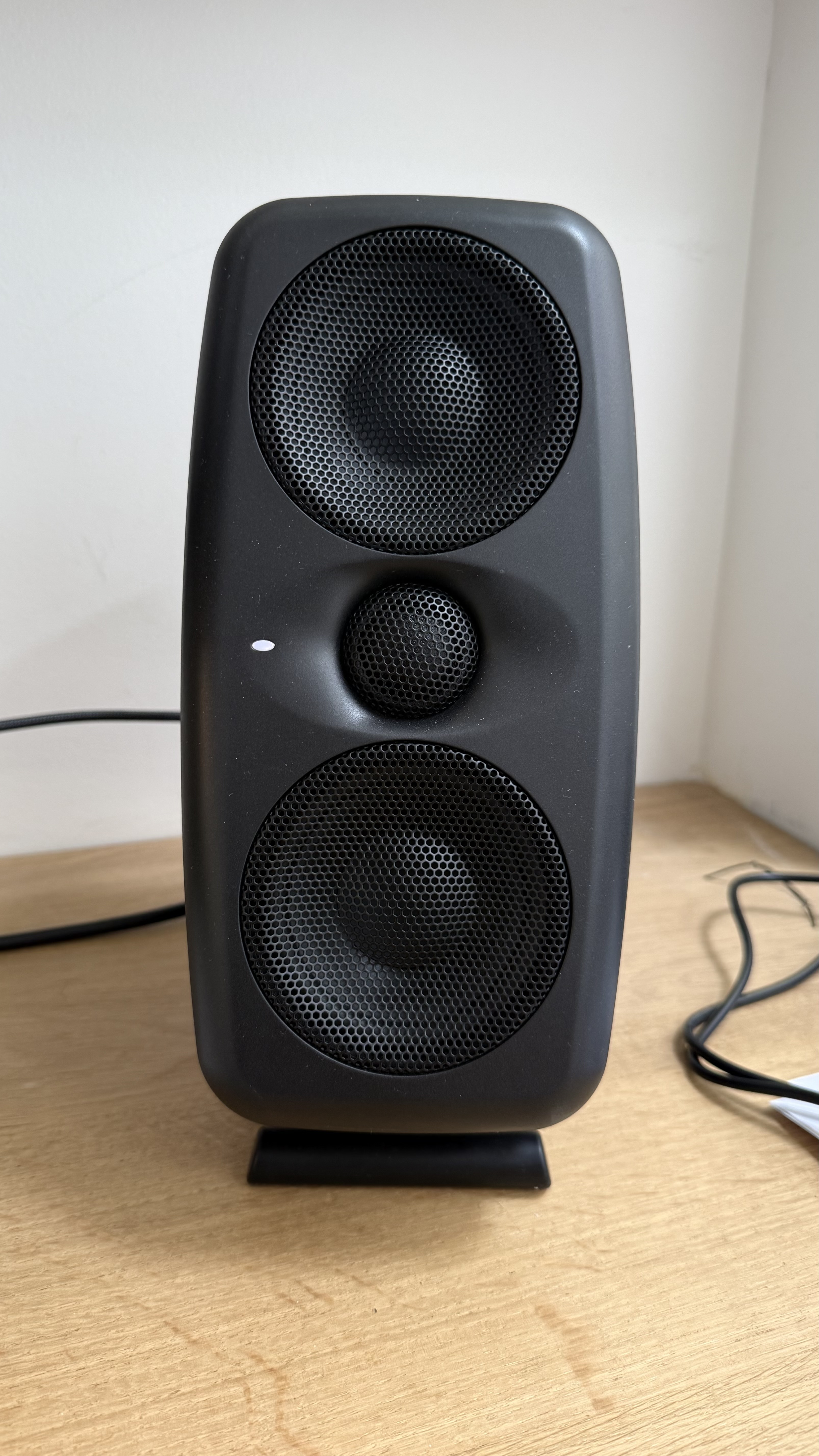 Vends paire de moniteurs iLoud MTM IK Multimedia avec micro ARC