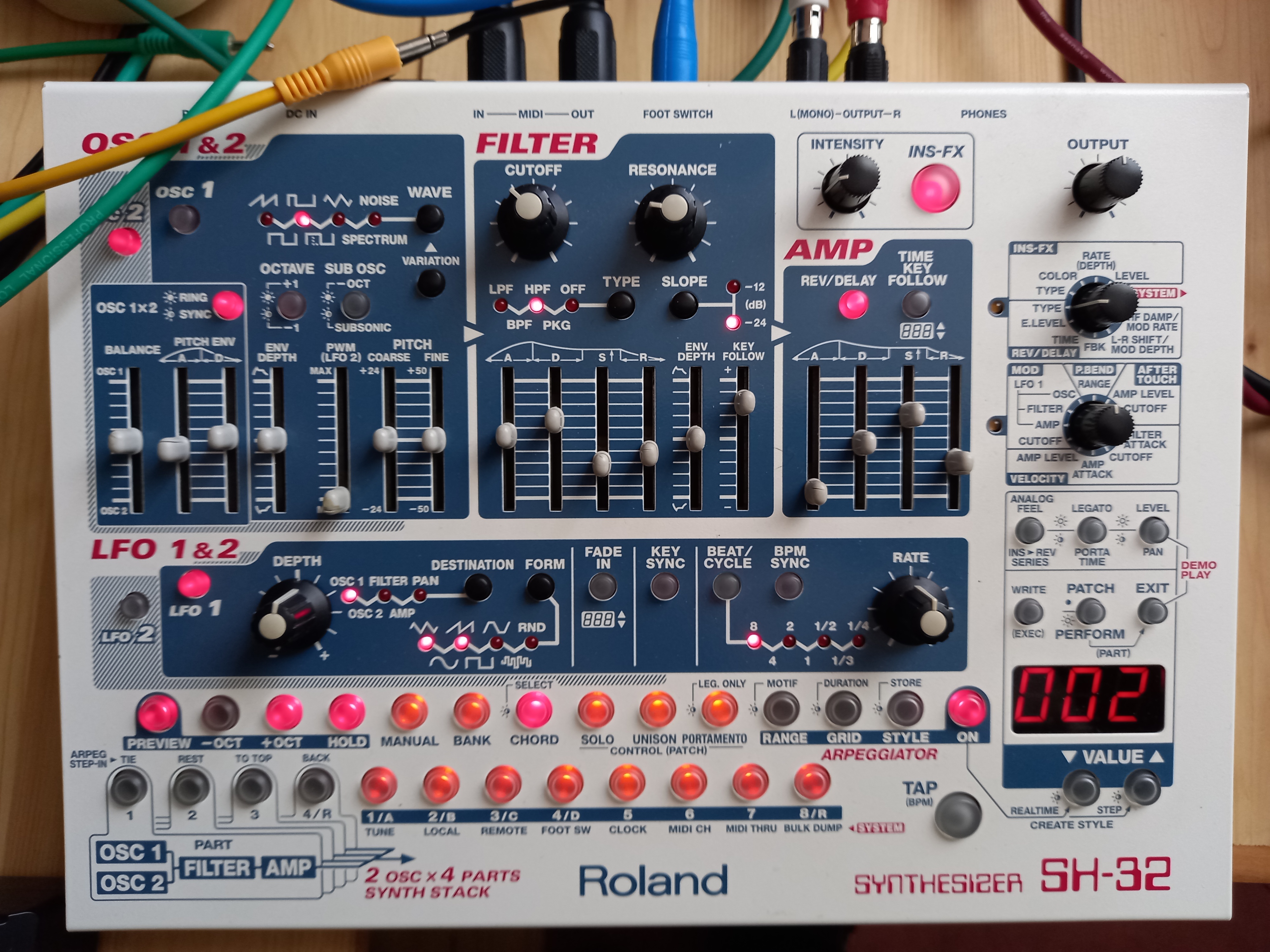 Roland sh32