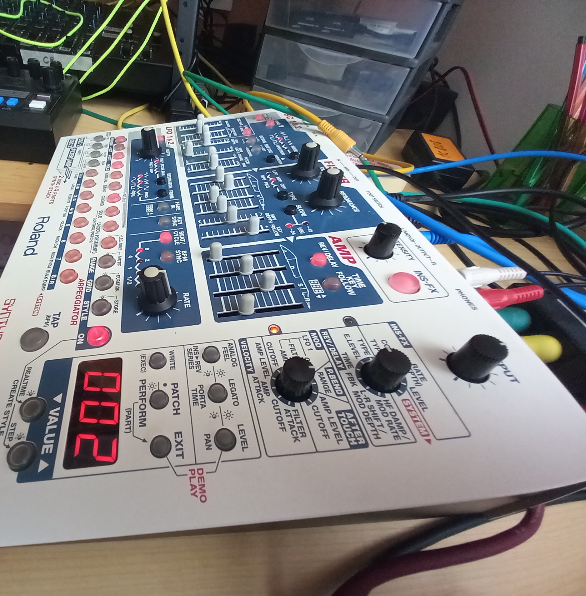 Roland SH-32 (13577)