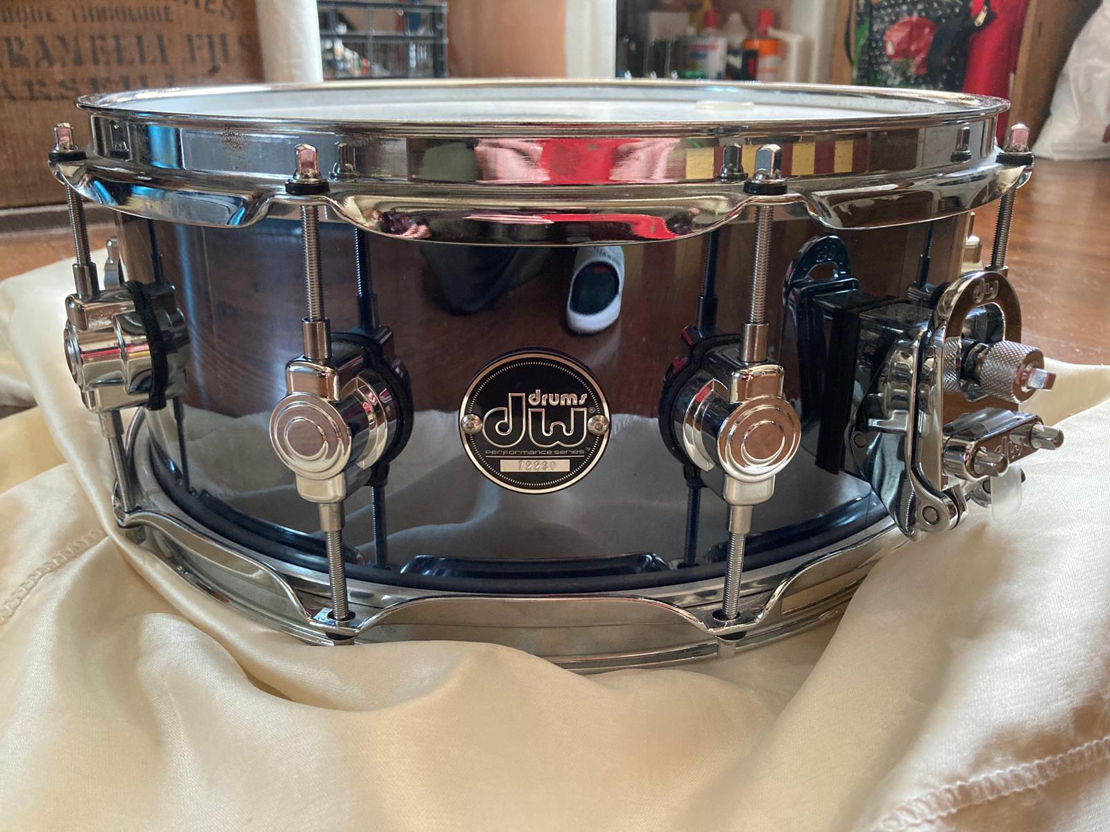 Caisse Claire DW 14" black nickel wrap over maple