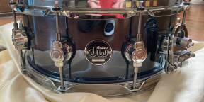 Caisse Claire DW 14" black nickel wrap over maple