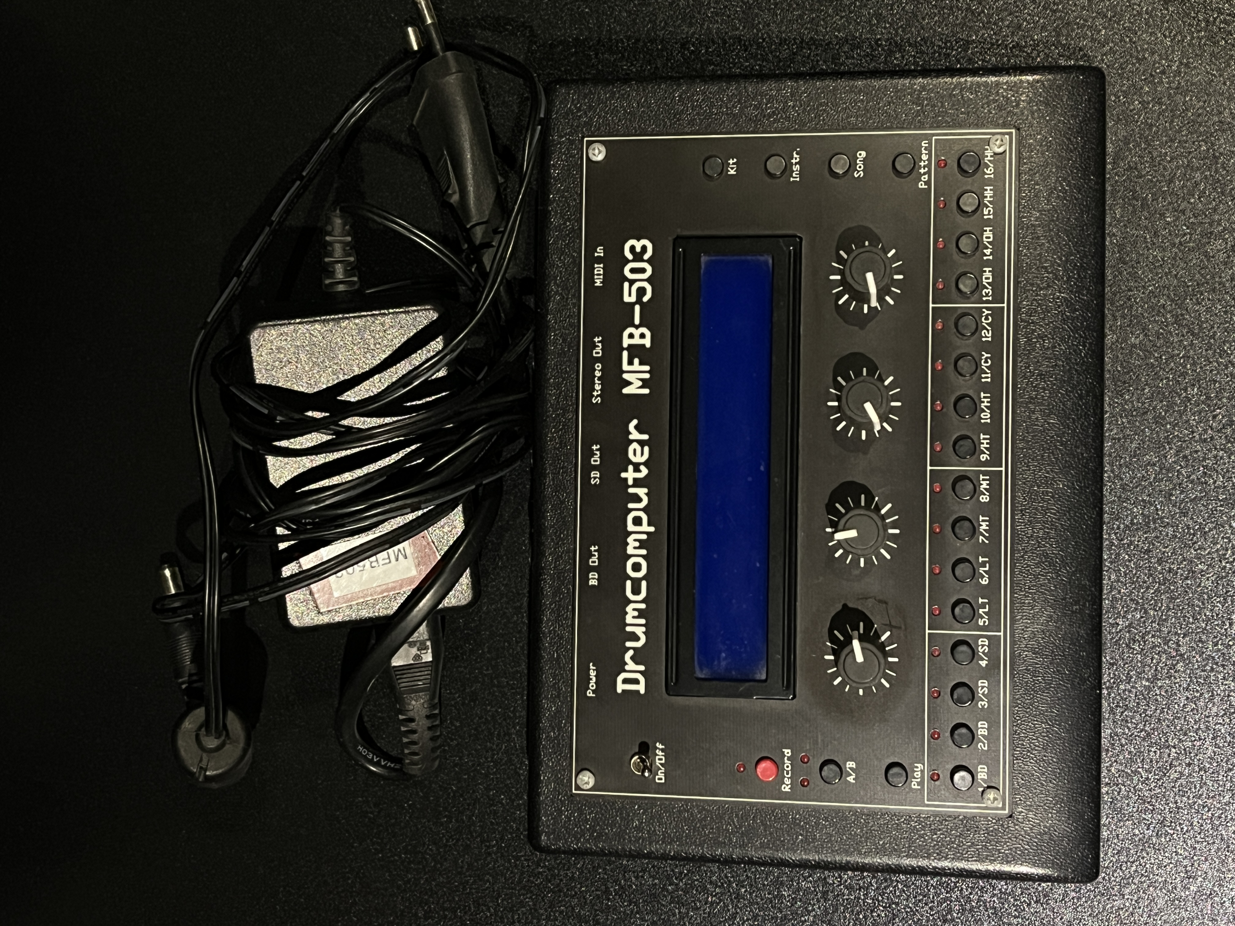 Vends MFB 503 parfait état, avec son alim d'origine