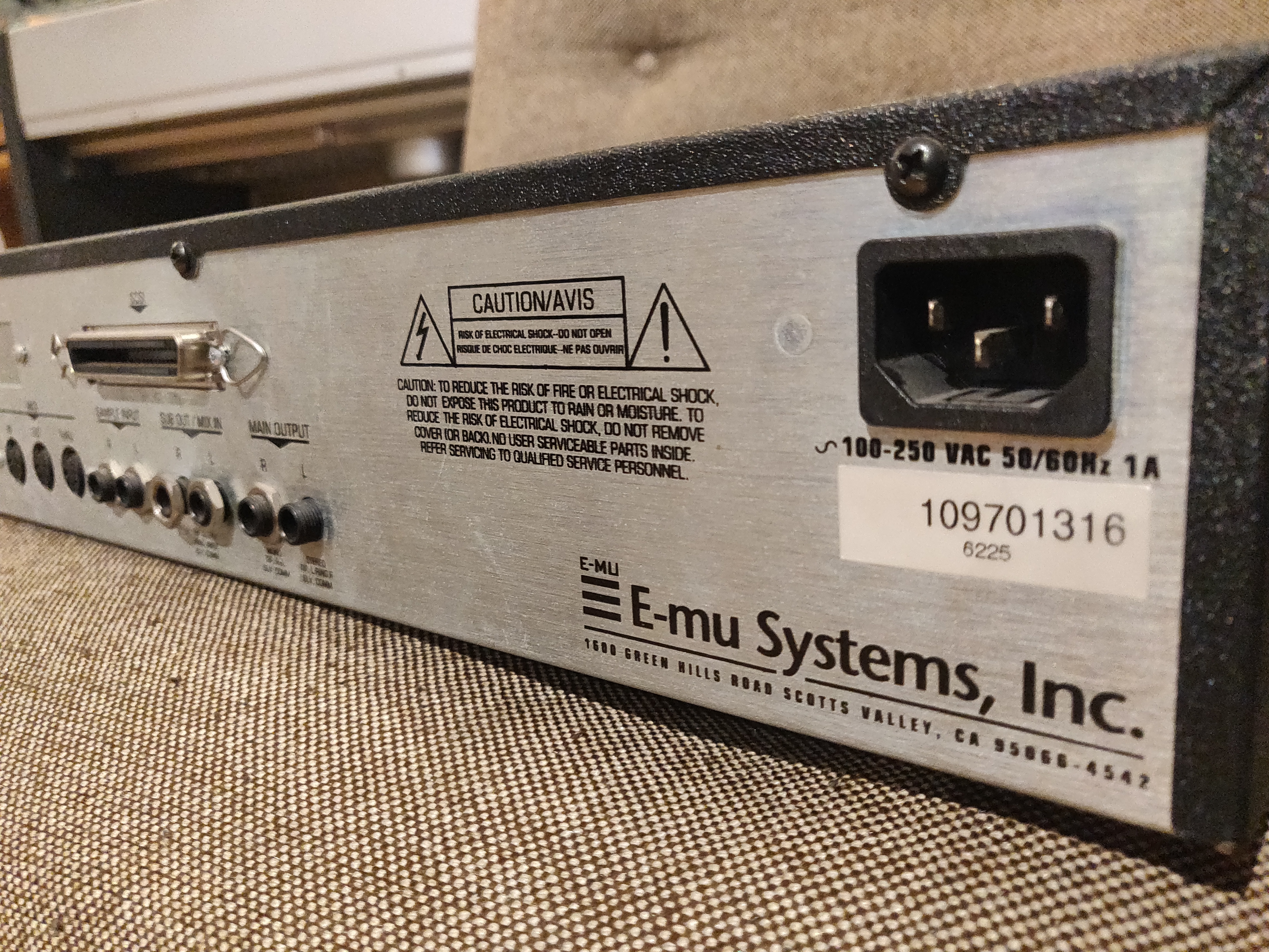 E-MU ESI4000
