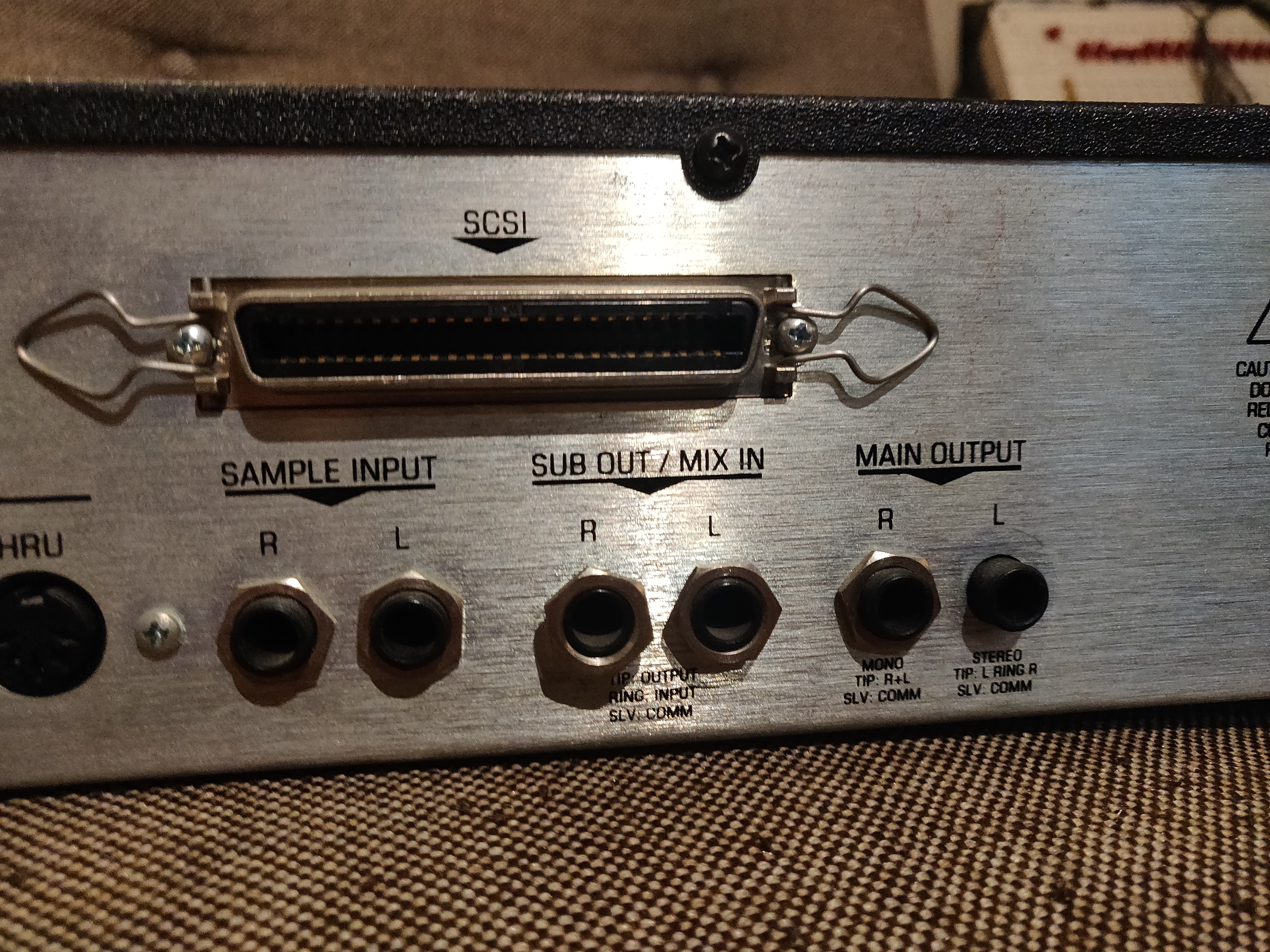 E-MU ESI4000 (7142)
