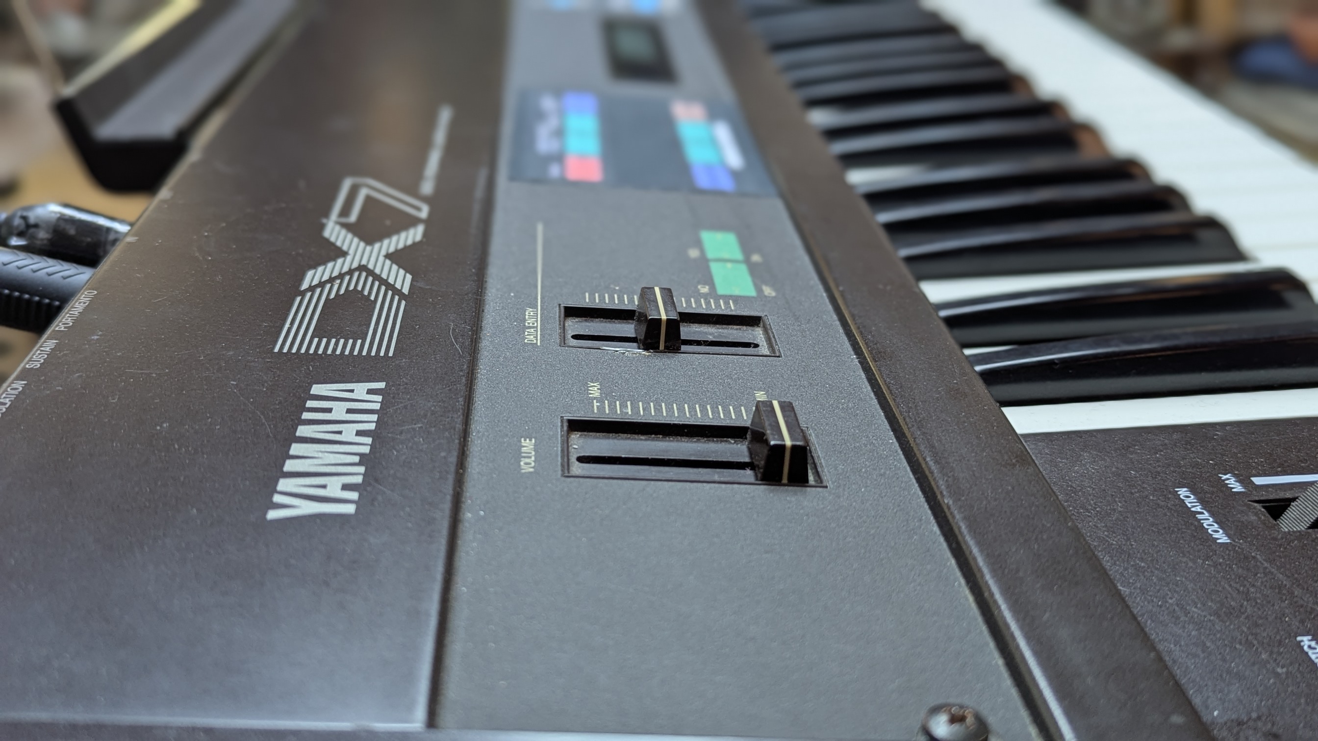 VENDS YAMAHA DX7 ET ACCESSOIRES