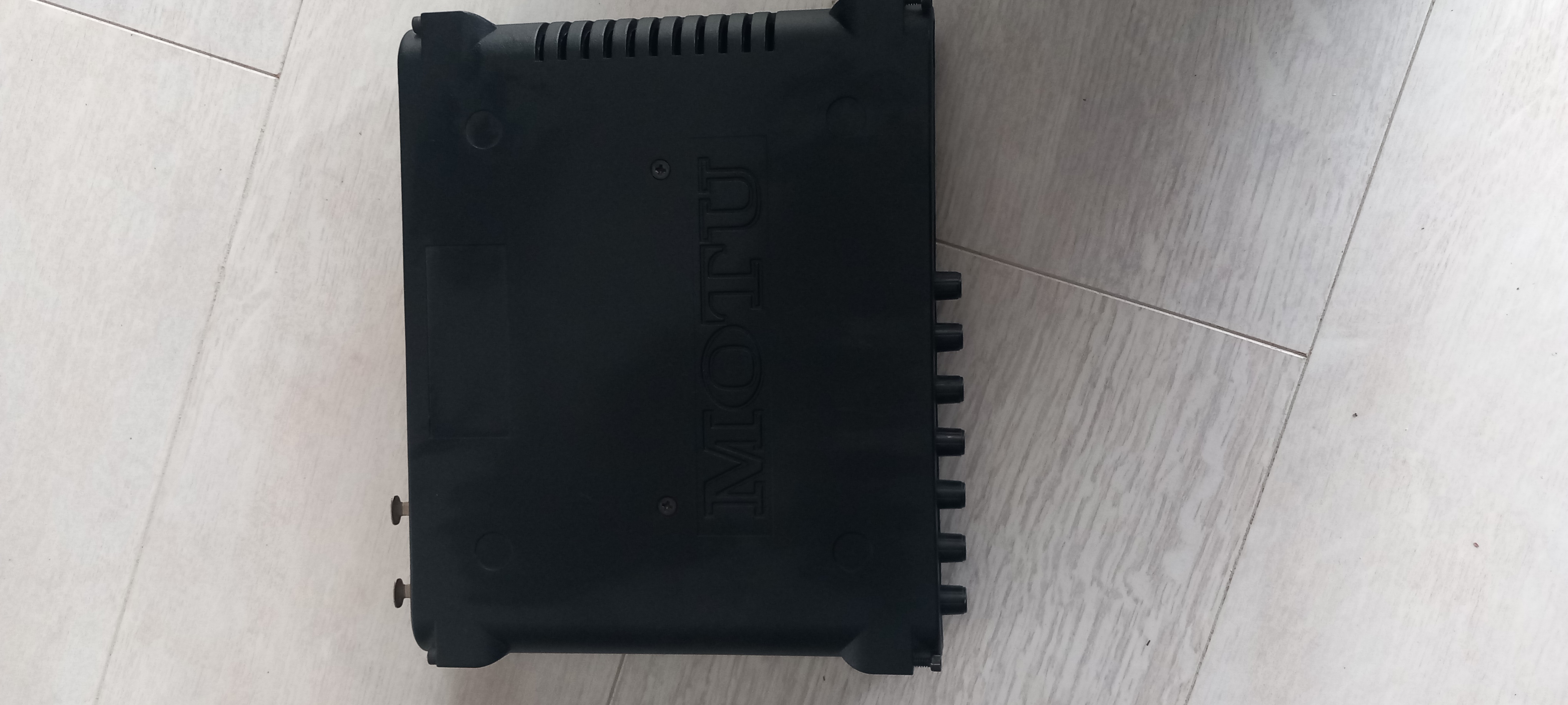 Carte son Motu audio express 