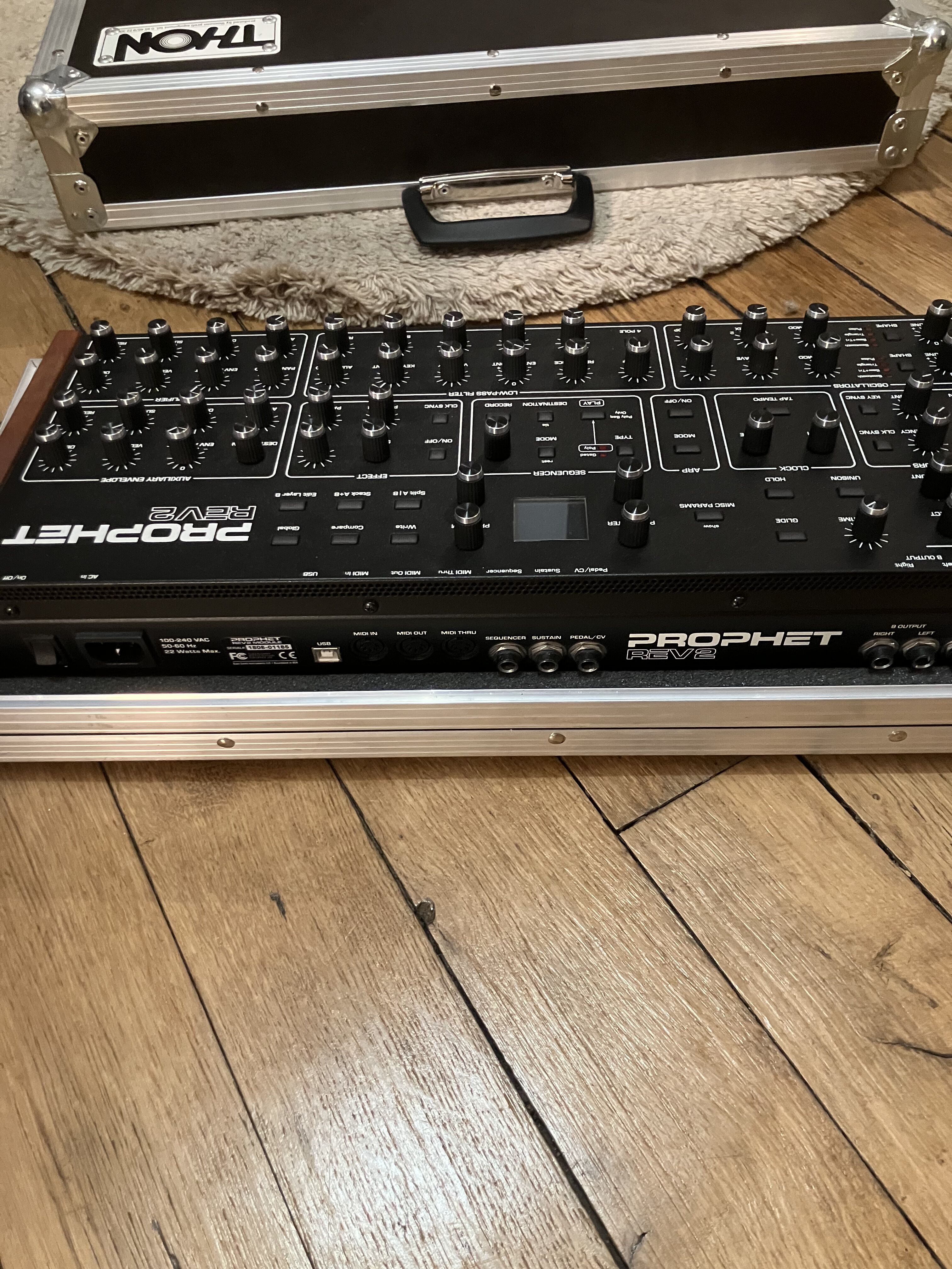 Sequential Prophet REV2-8 Desktop + Case