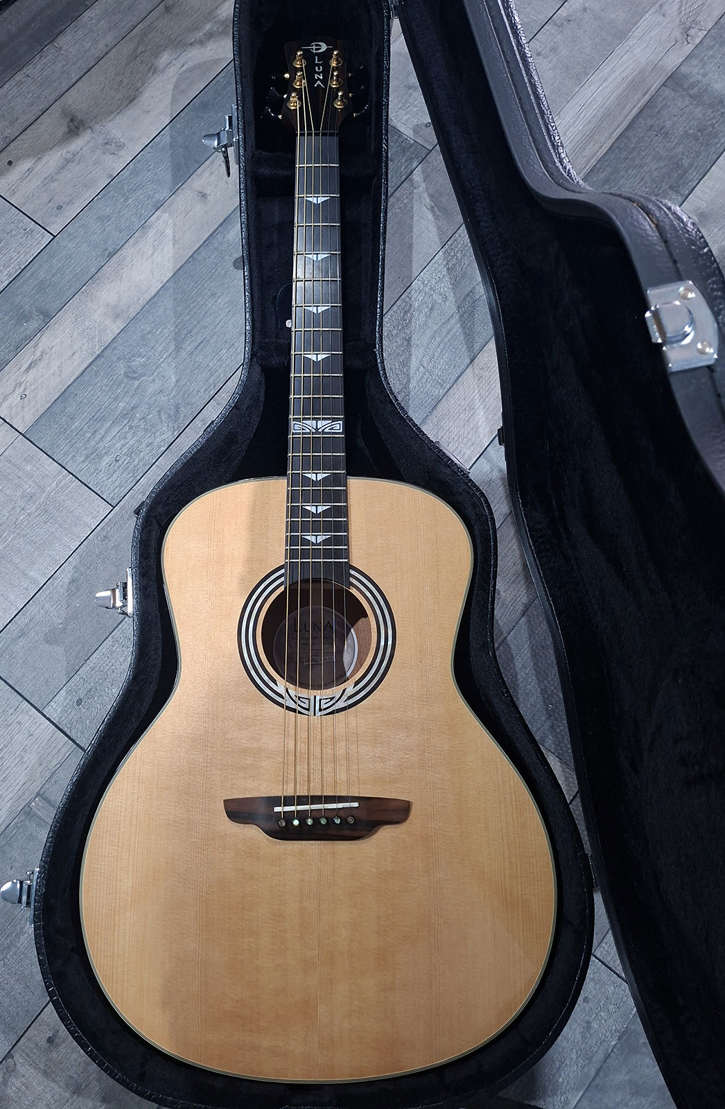 Art Deco Inspired, Natural  Electro-Acoustique