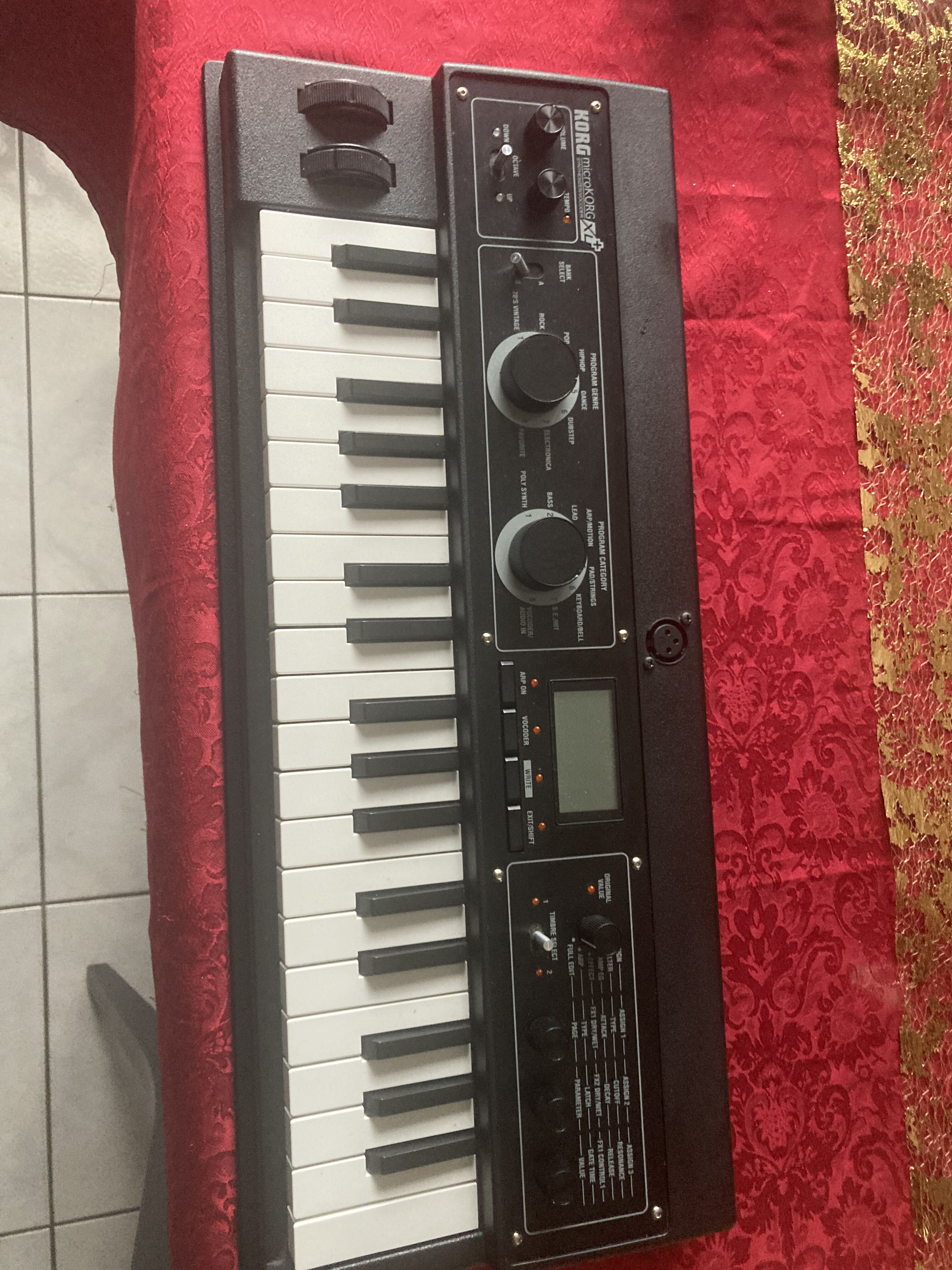 Vends Korg MicroKORG XL+