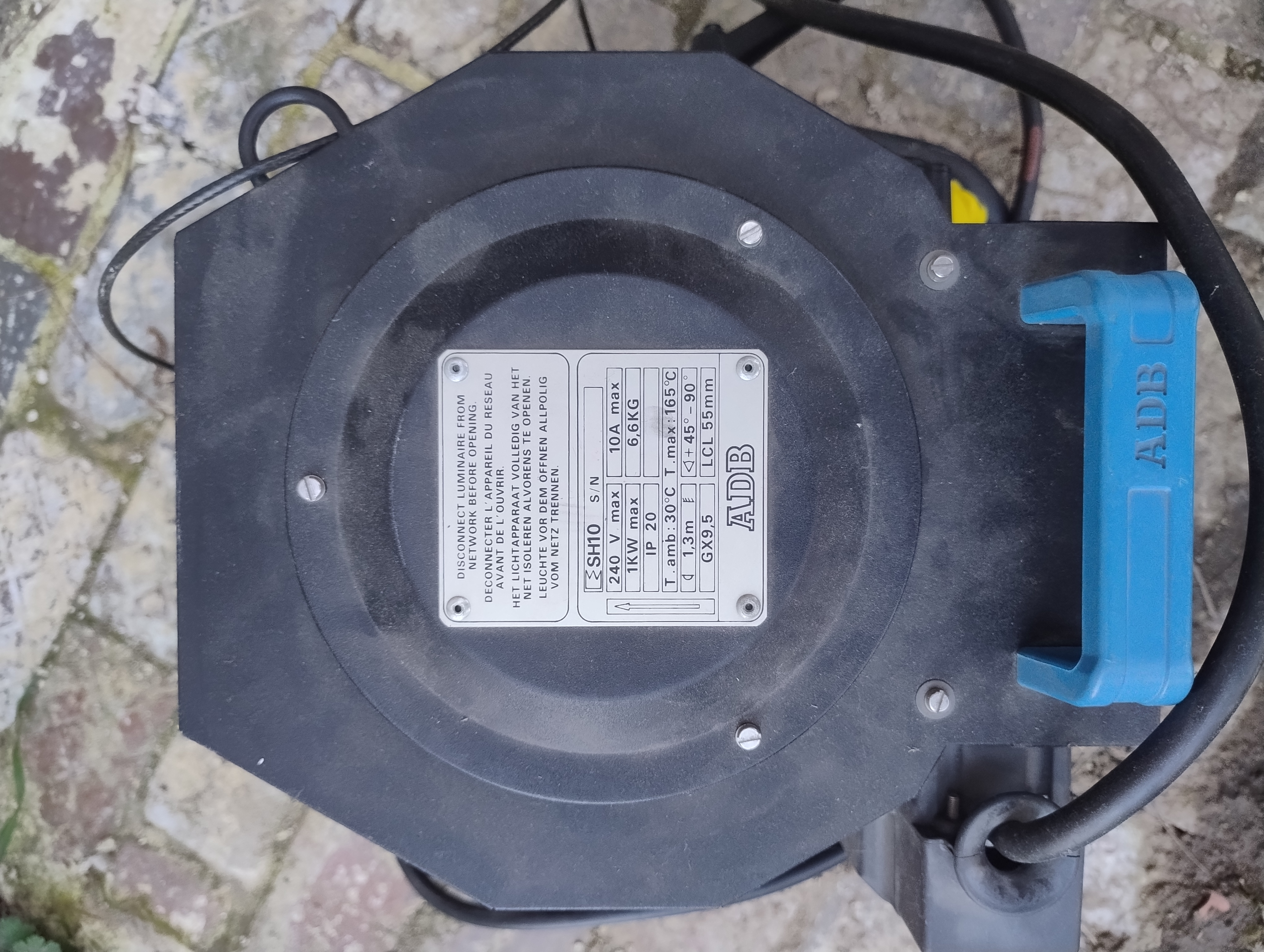 Kit Éclairage Scène ADB : 6 Projecteurs + 2 Gradateurs Micropack + Table Tango 24