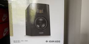 Uregent Adam Audio T5V