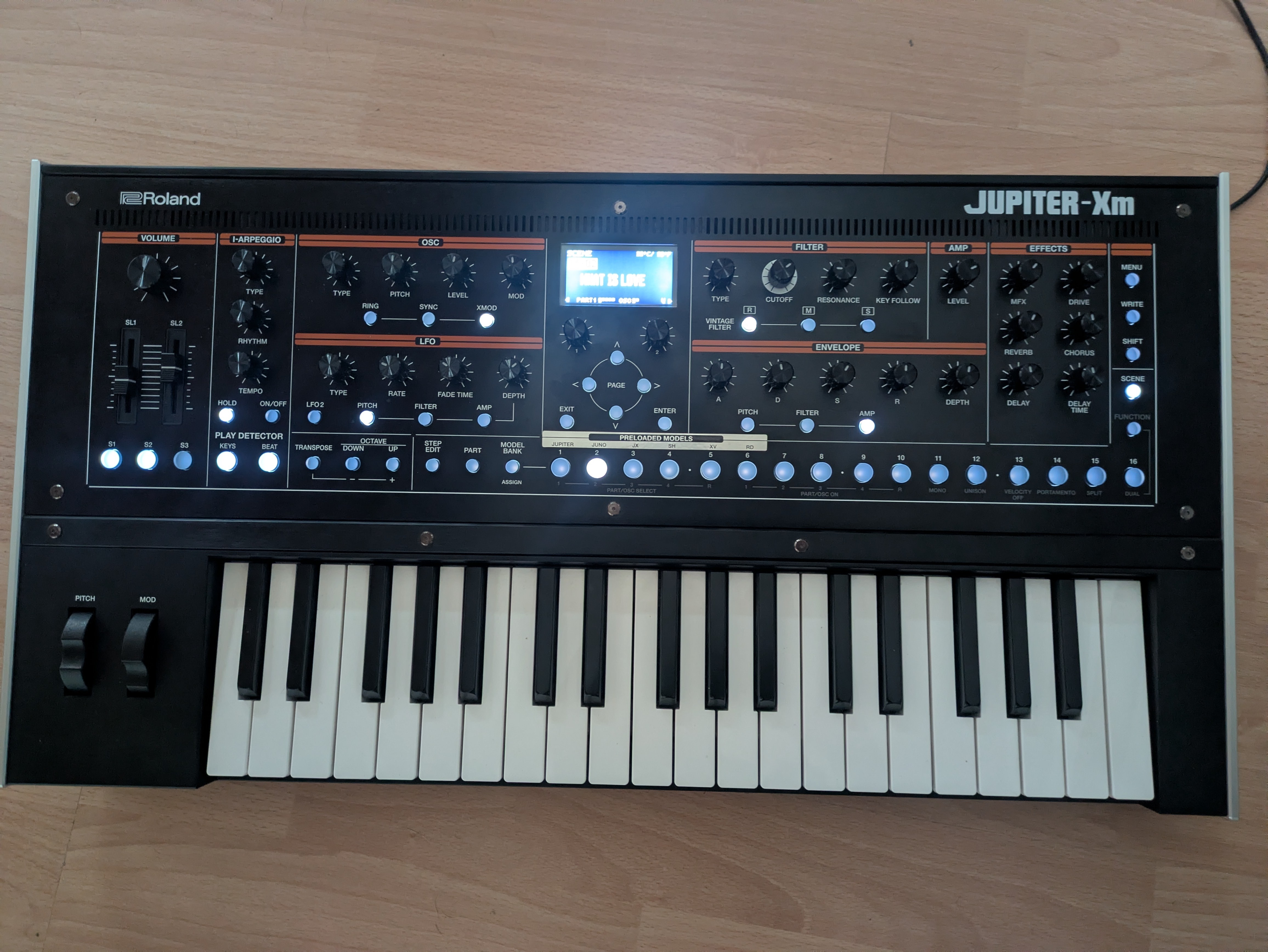 Roland JUPITER-Xm & Flycase