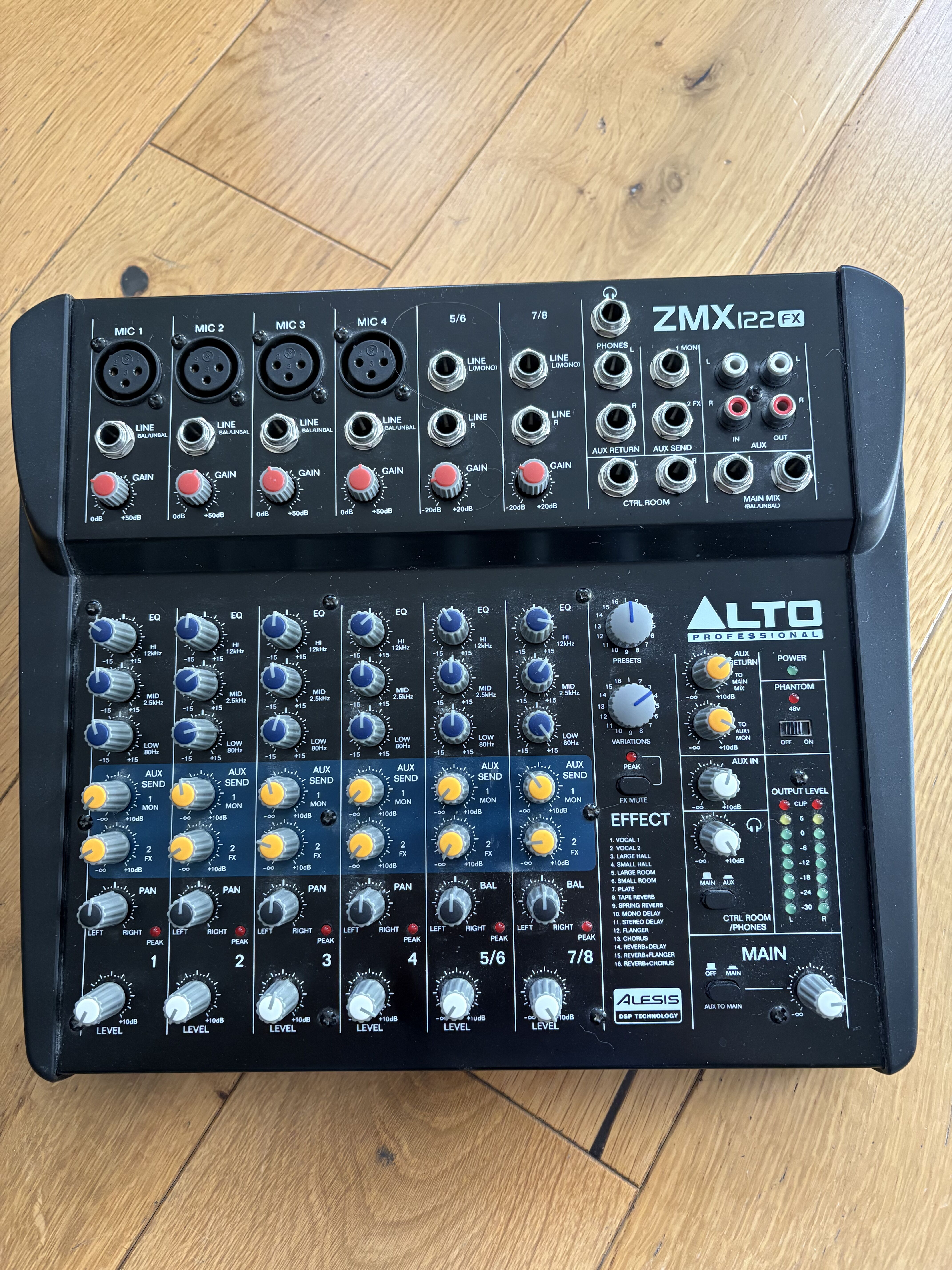 vends table de mixage Alto 122 FX