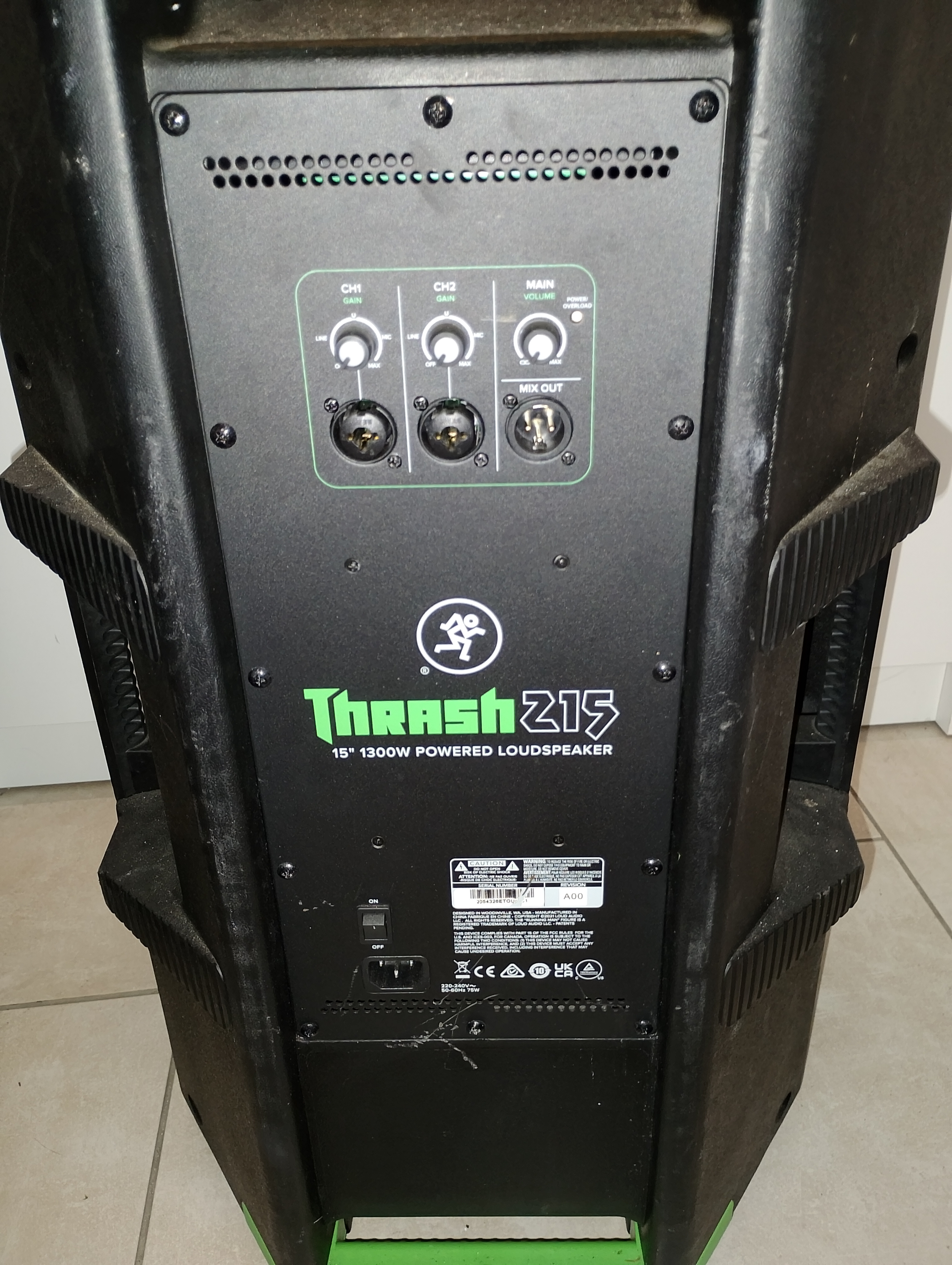 Enceintes mackie thrash 215 