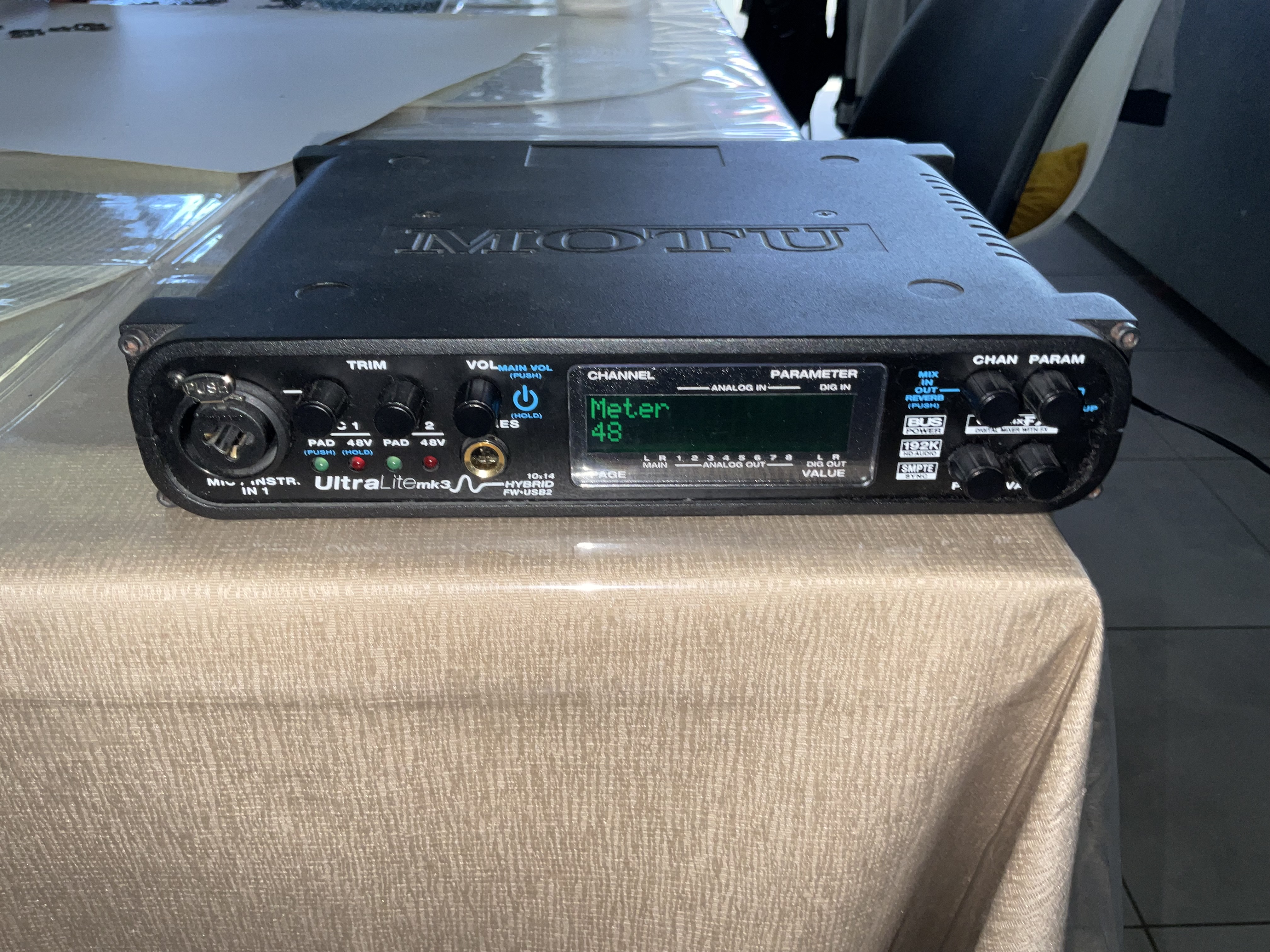 Motu ultralite mk3 hybrid à vendre.