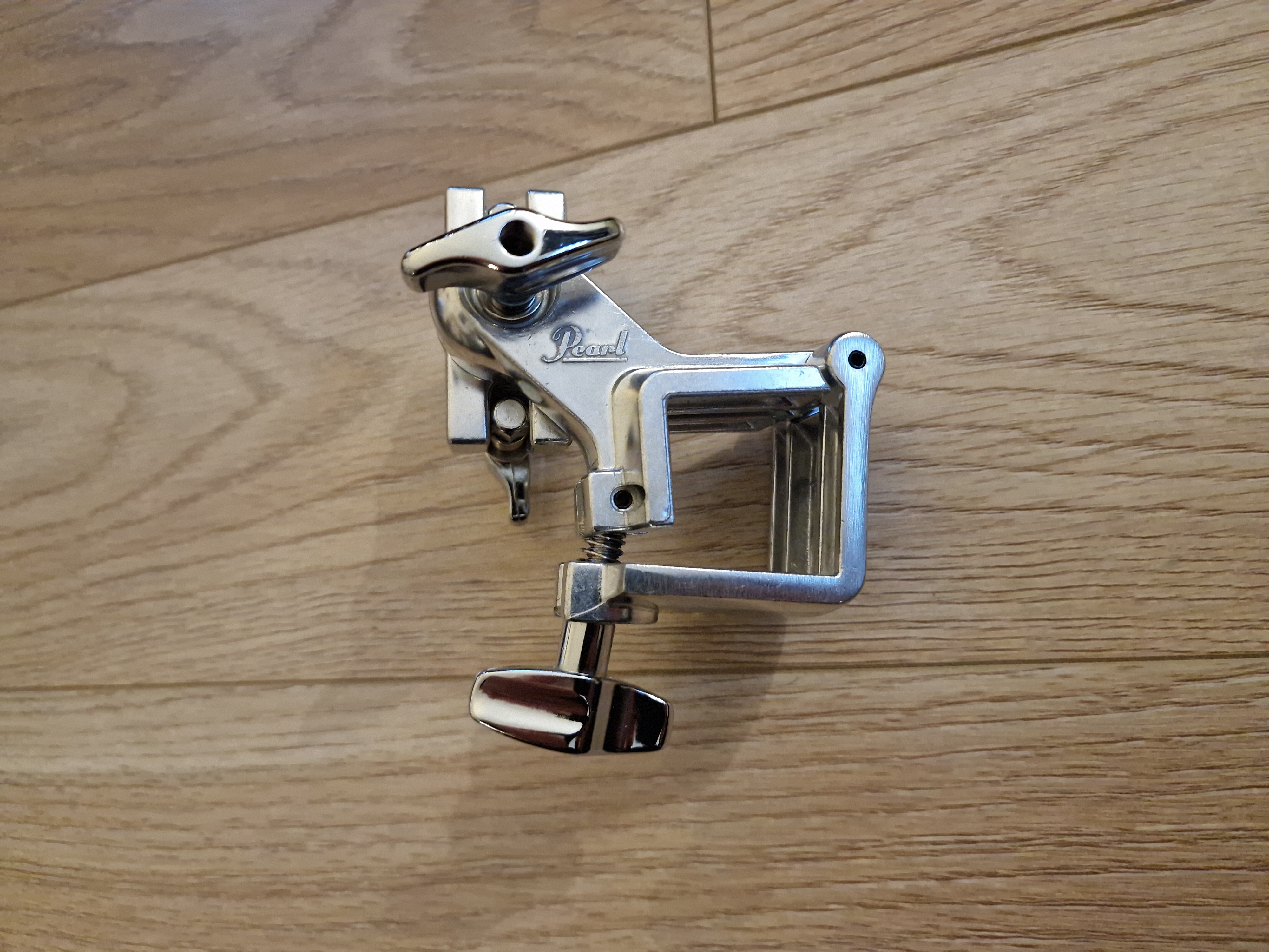 Vends clamp Pearl PCX-200 pour rack batterie (NEUF)