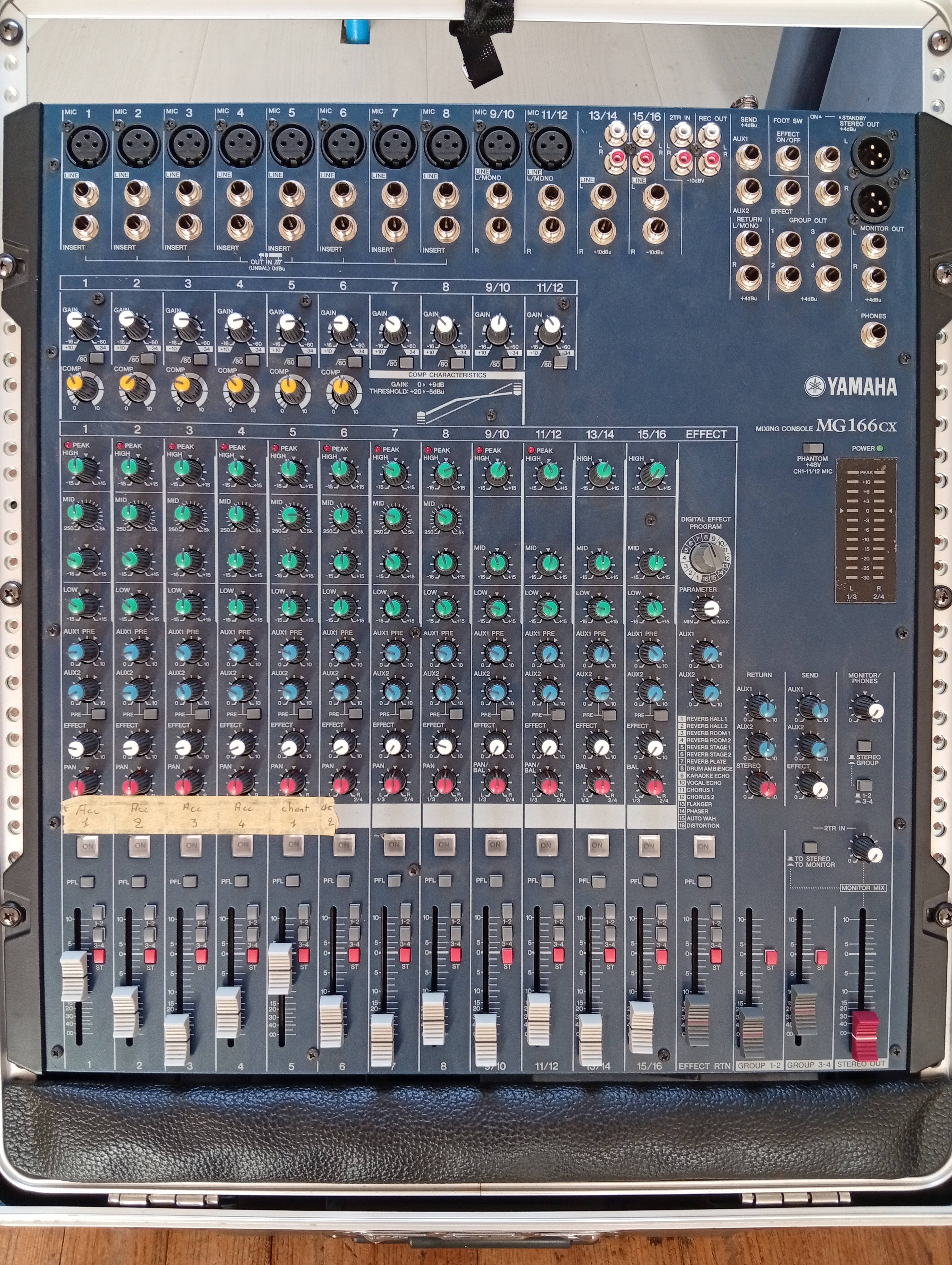 Table de mixage Yamaha 166cx
