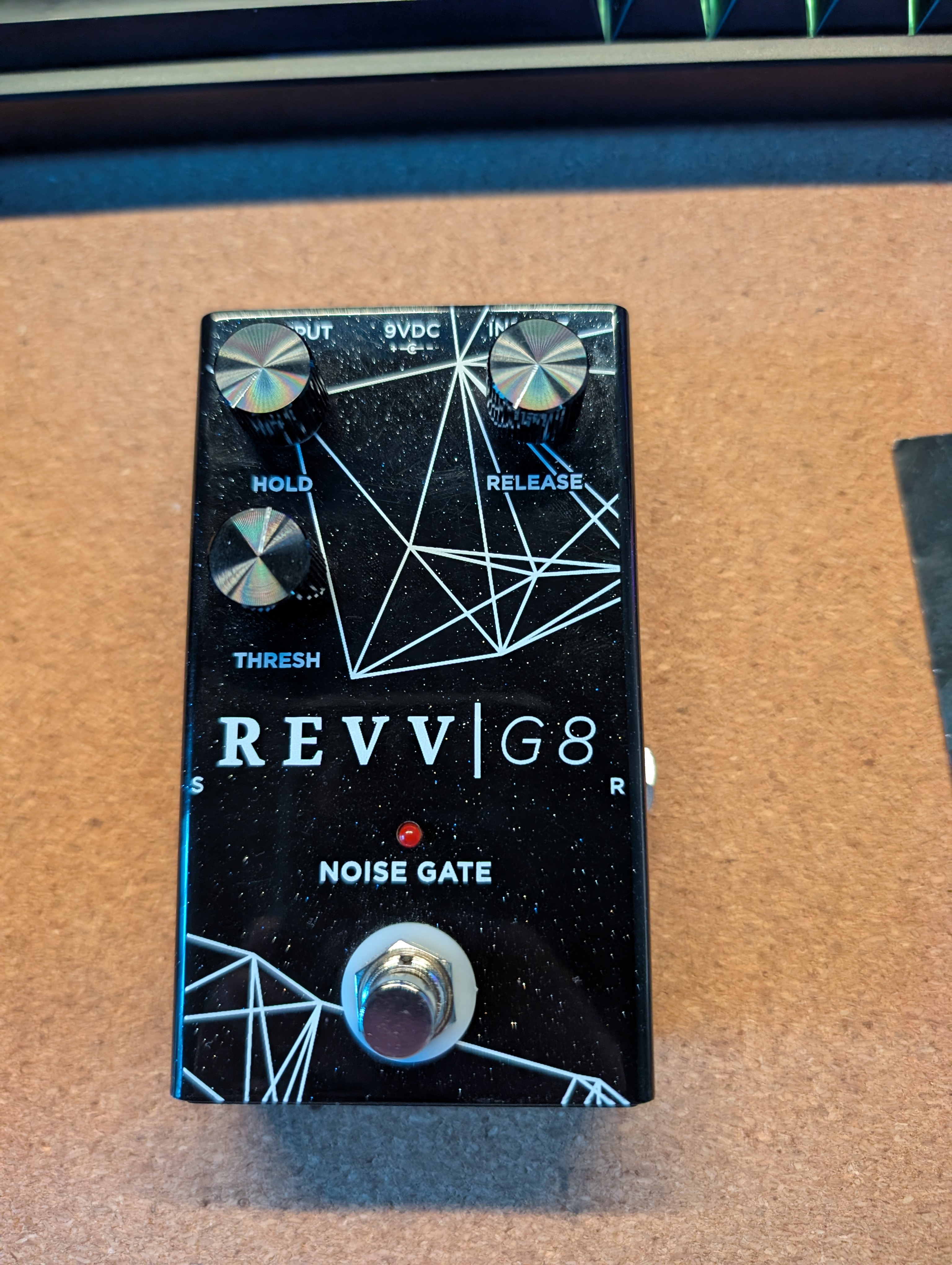 Vends noise gate Revv G8