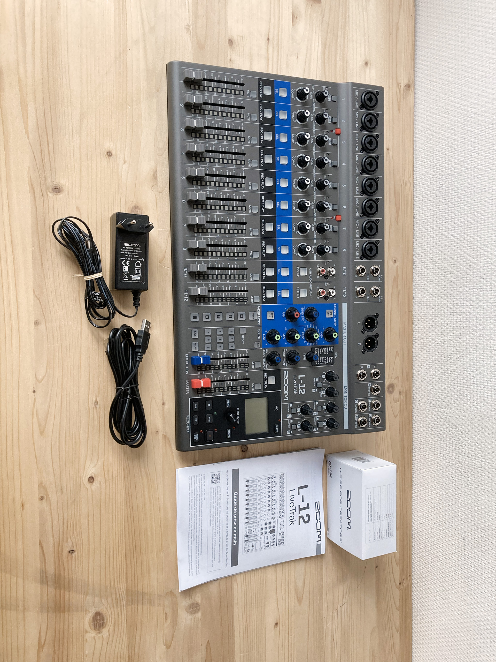 ZOOM Livetrak L-12 - Interface audio hybride