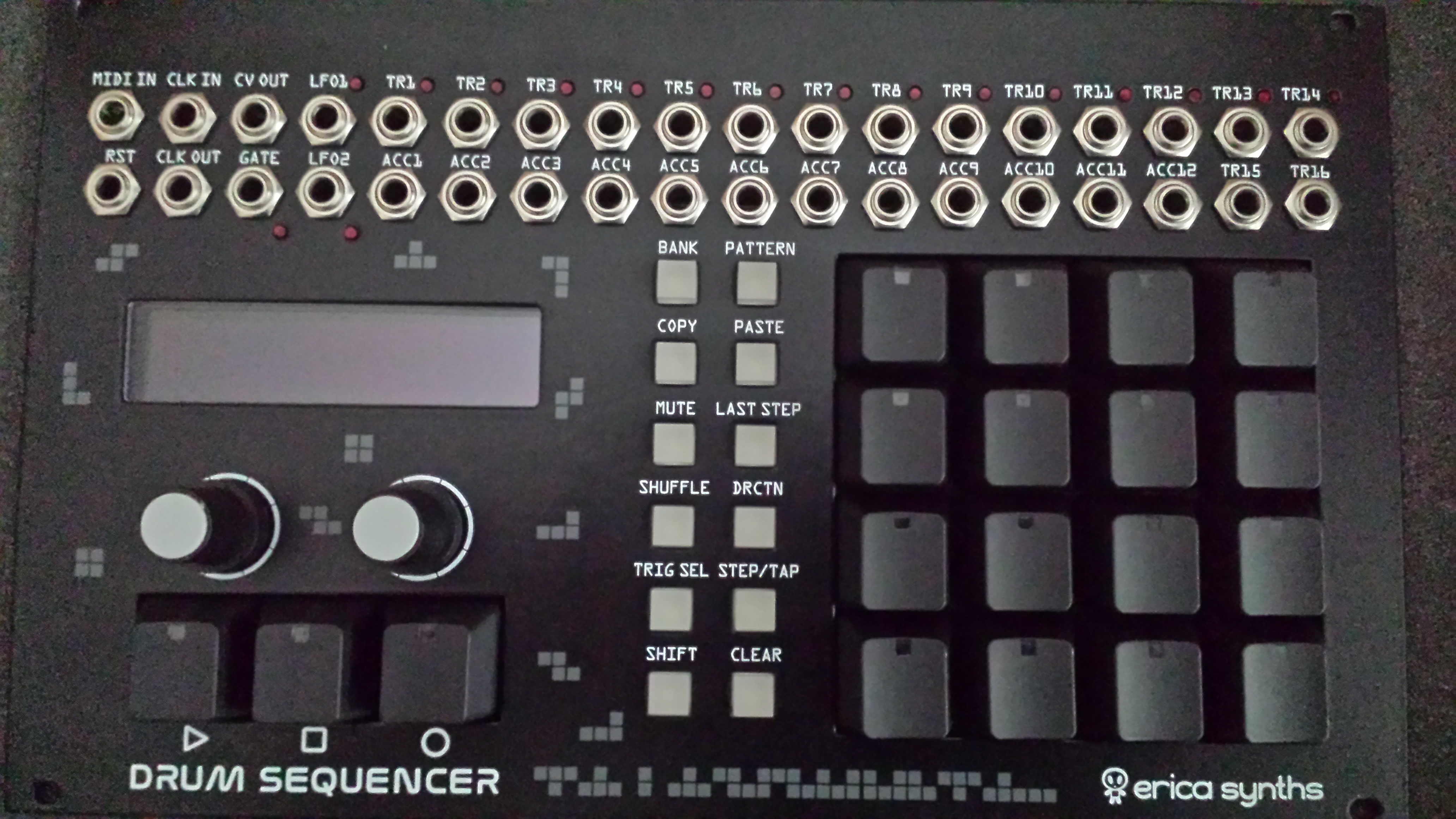 Vends Erica Synths Drum Sequencer avec touches noires 350€