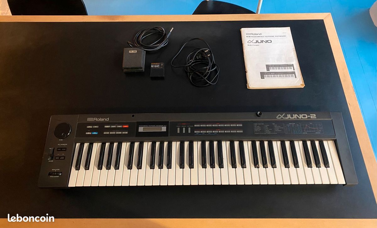 Roland Alpha Juno 2 PACK COMPLET : Memory Cartridge M-64C + pédale + manuel – excellent état – vintage analogique