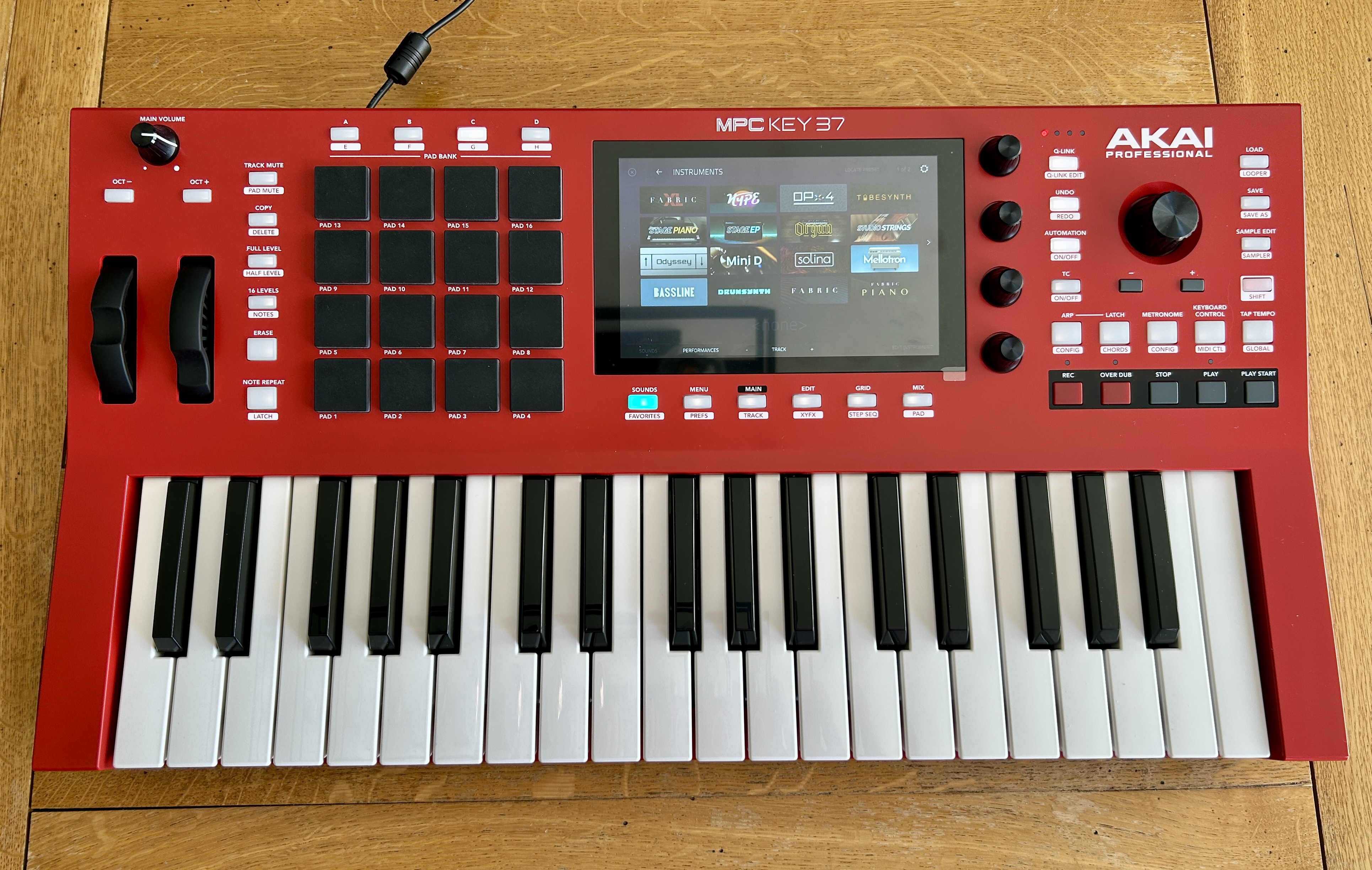 AKAI MPC Key 37 – État Neuf (Film écran présent) + Pack Plugins Ultra Complet