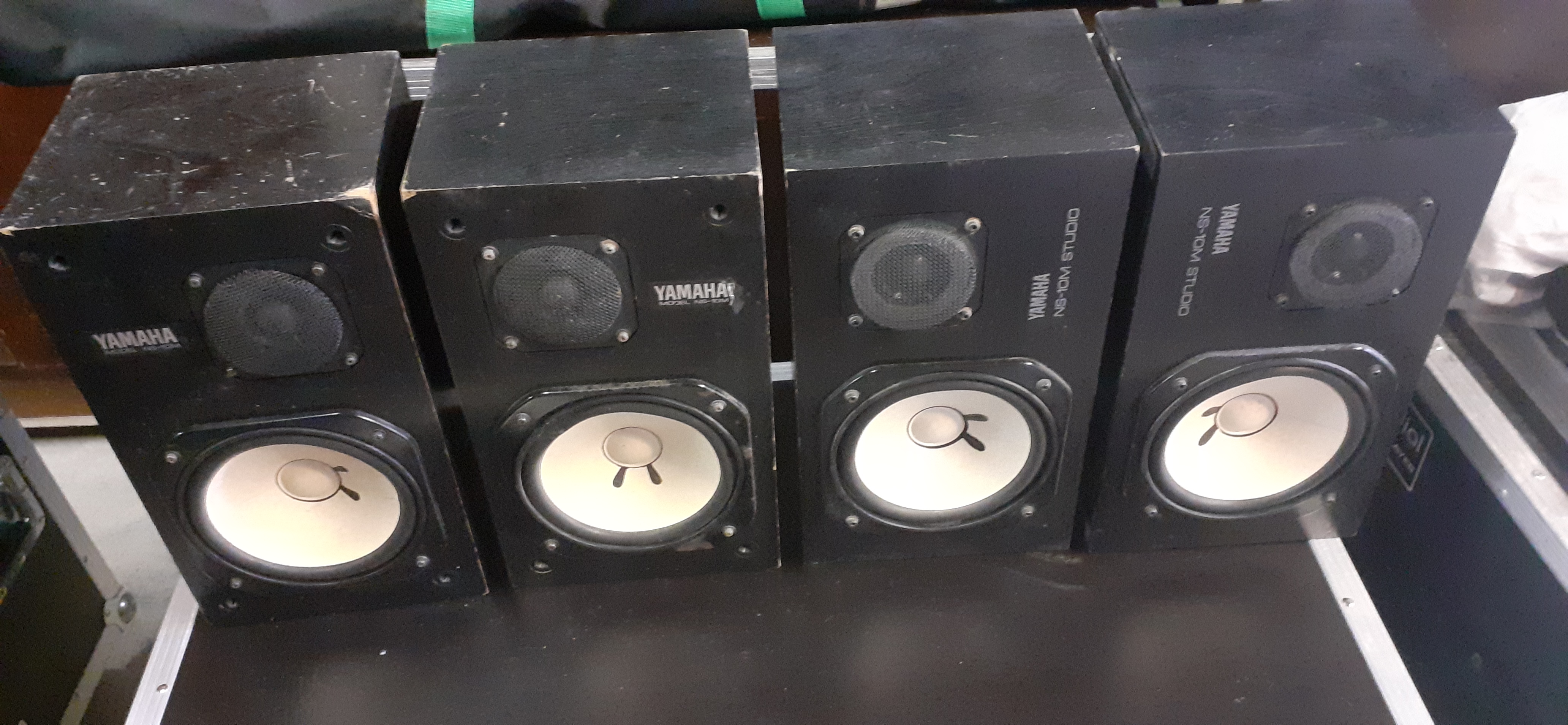 lot de 4 Yamaha NS10