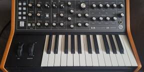 Vends Moog subsequent 25