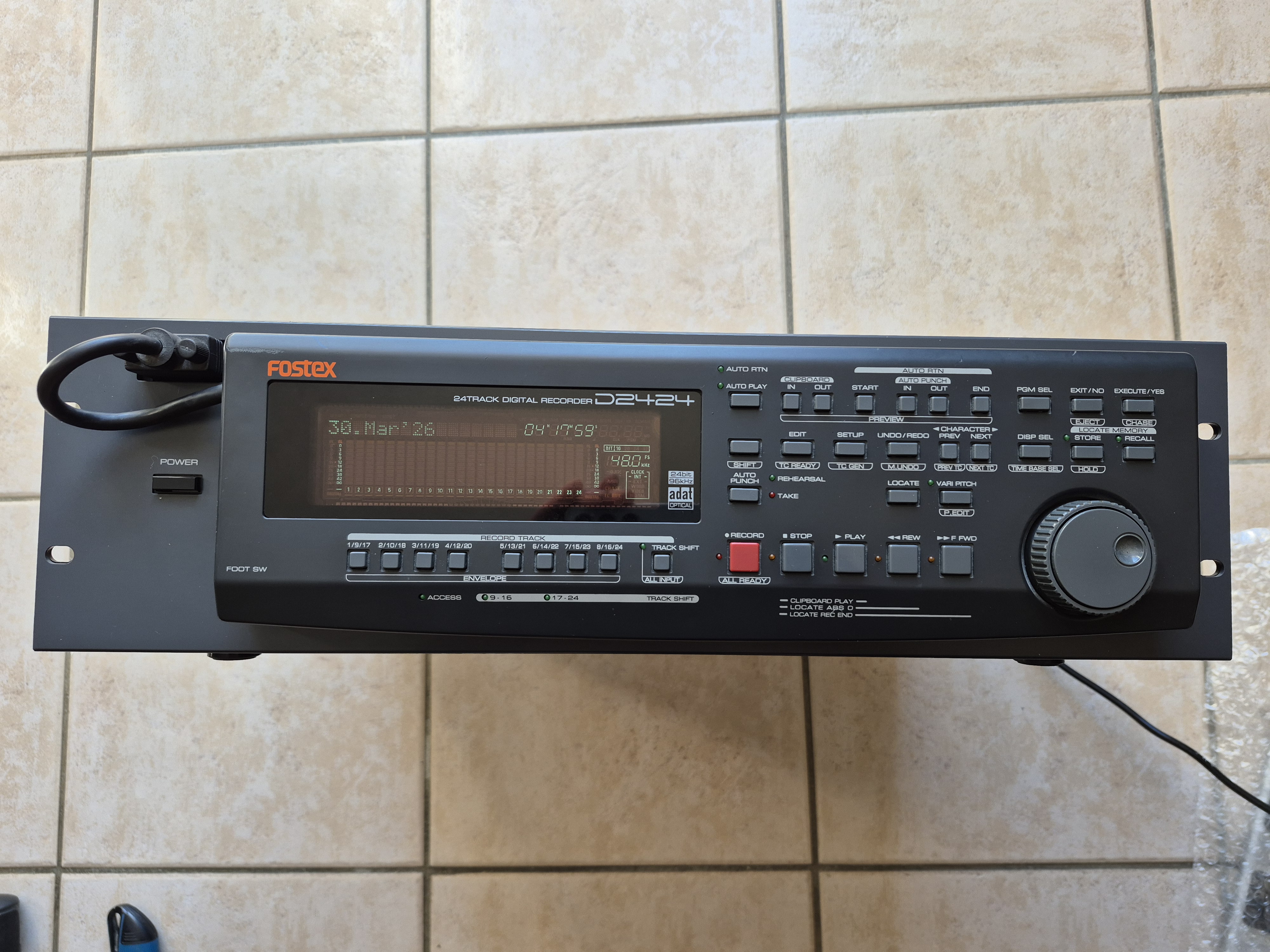 VENDS ENREGISTREUR NUMERIQUE FOSTEX D2424