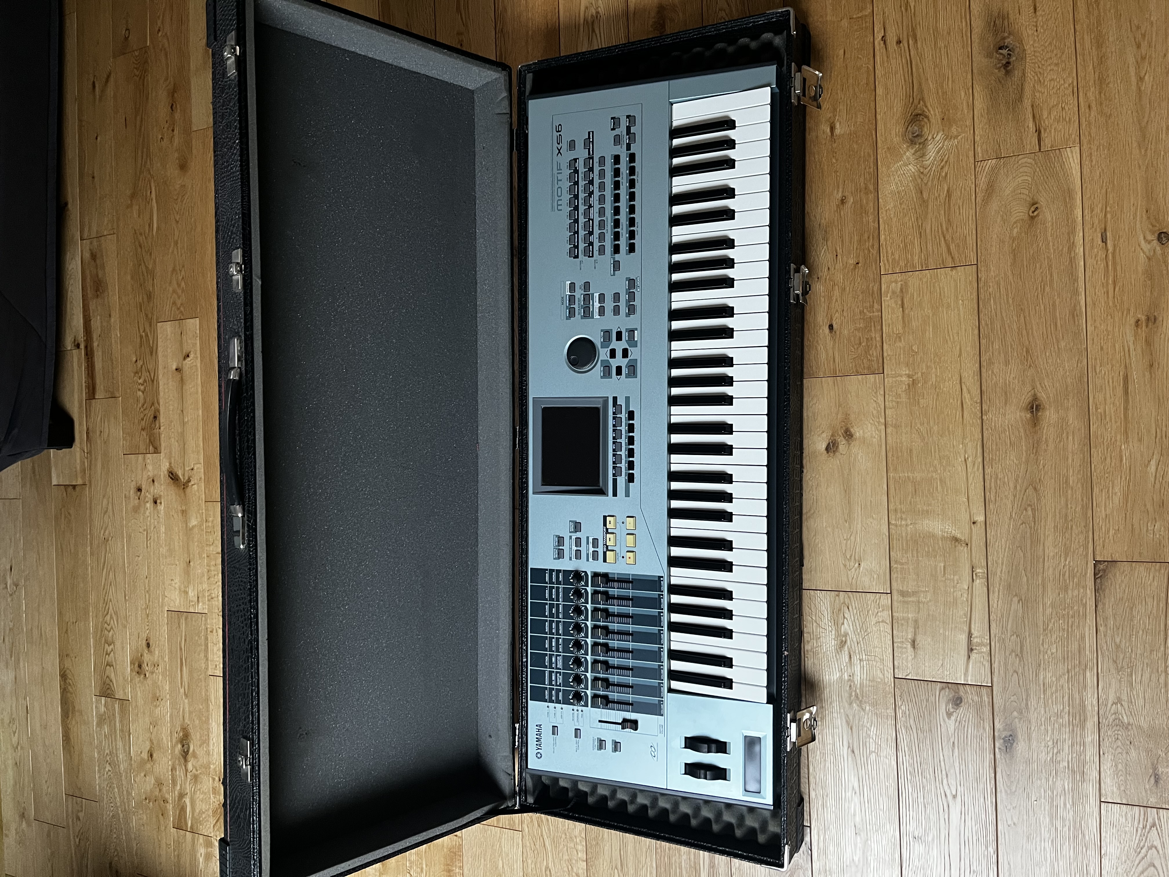 Vends clavier workstation MOTIF XS6