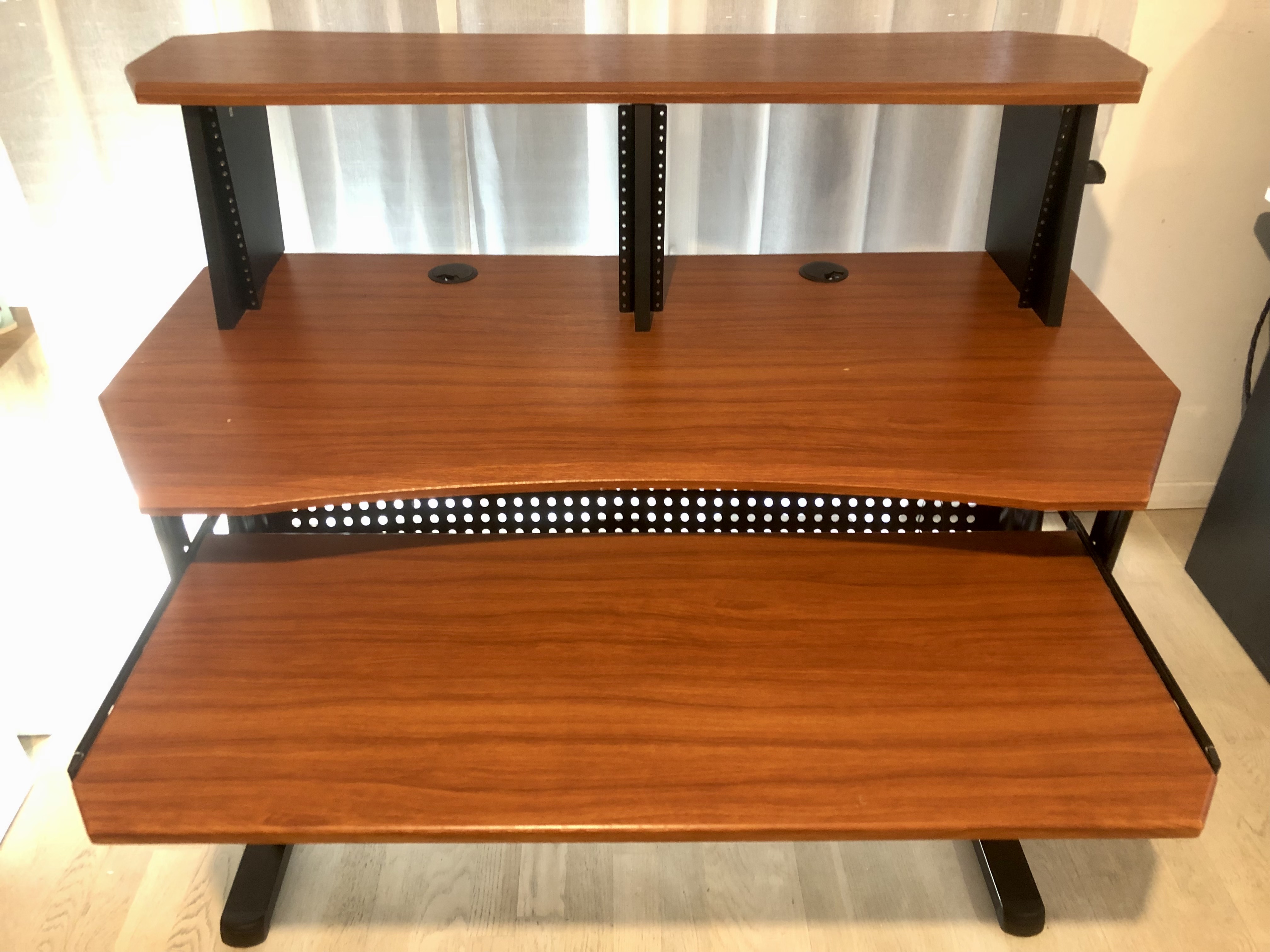 Millenium SD-120 StudioDesk (25903)