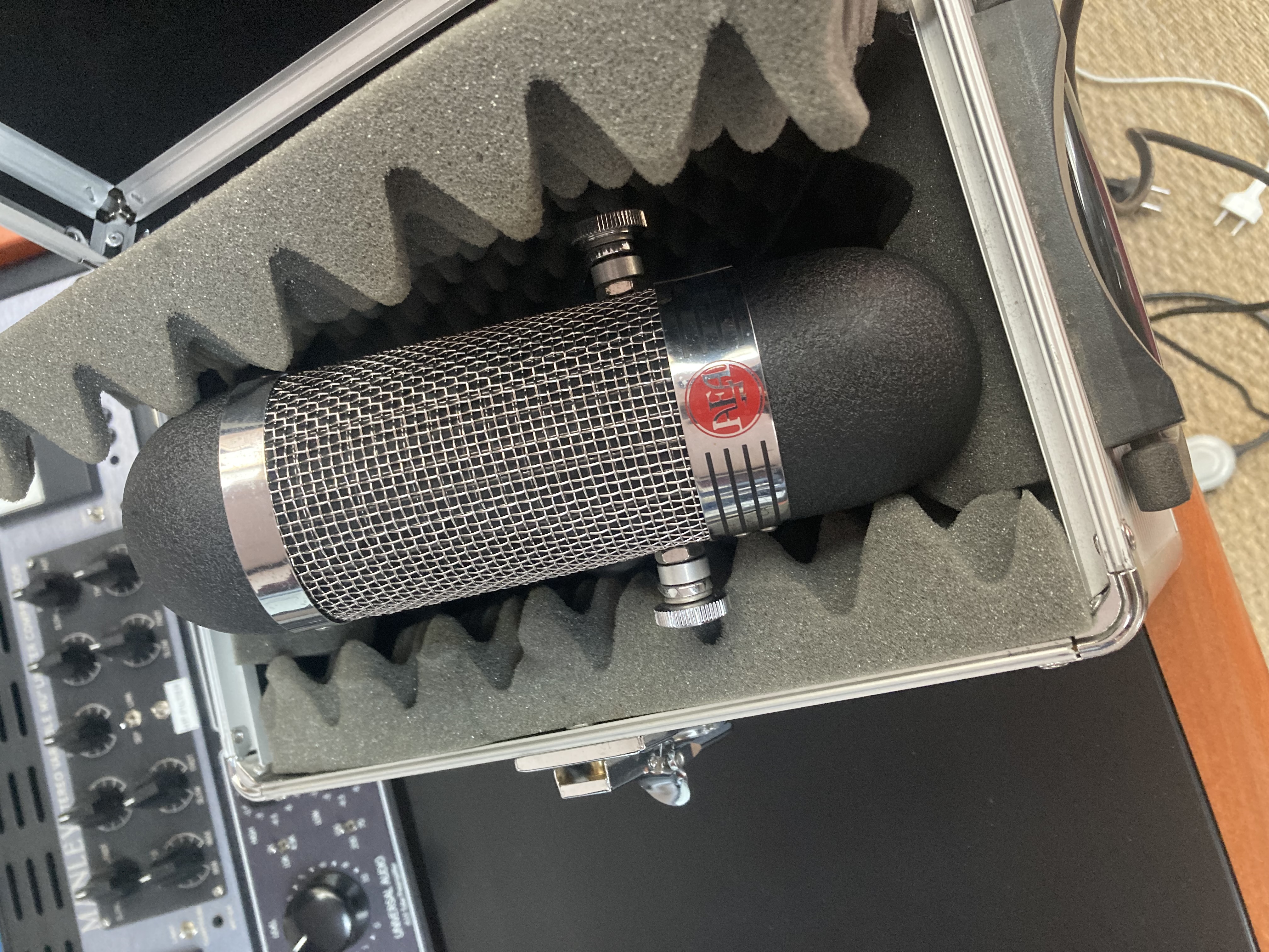 Micro à Ruban AEA R84