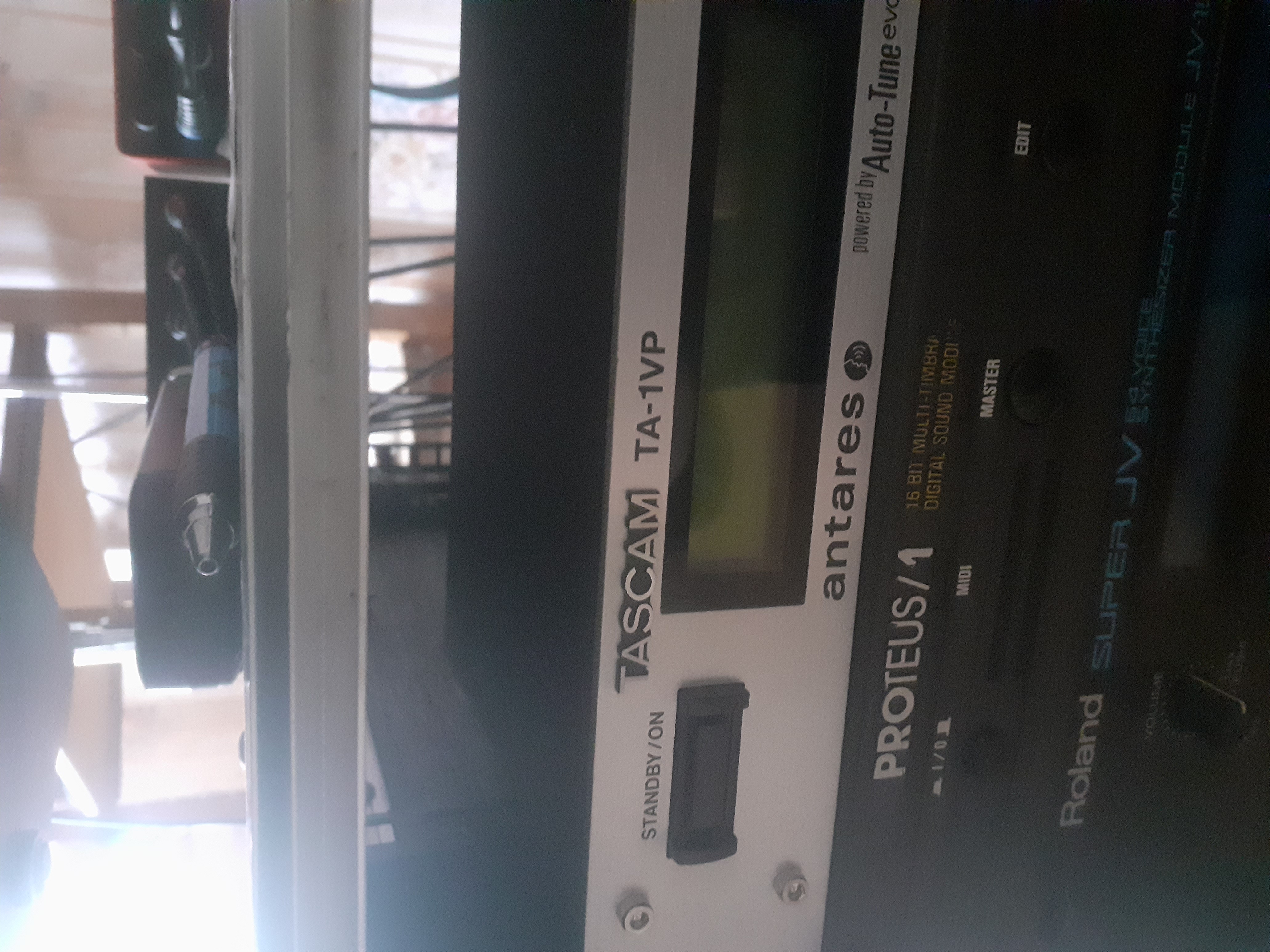 Vends processeur de voix/ autotune TASCAM