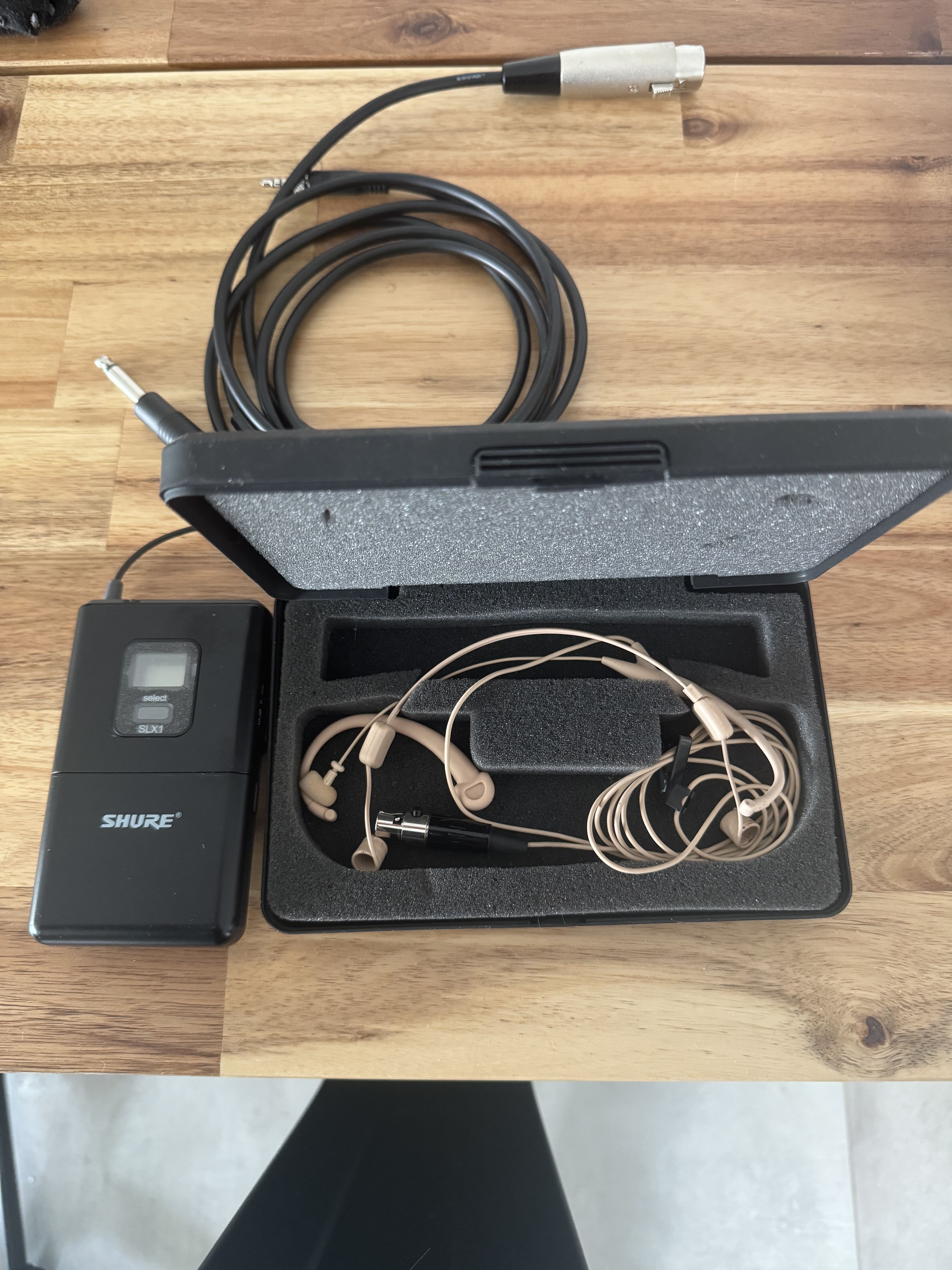 Vends Microphone tour-d'oreille couleur chair AT BP894cT4-TH