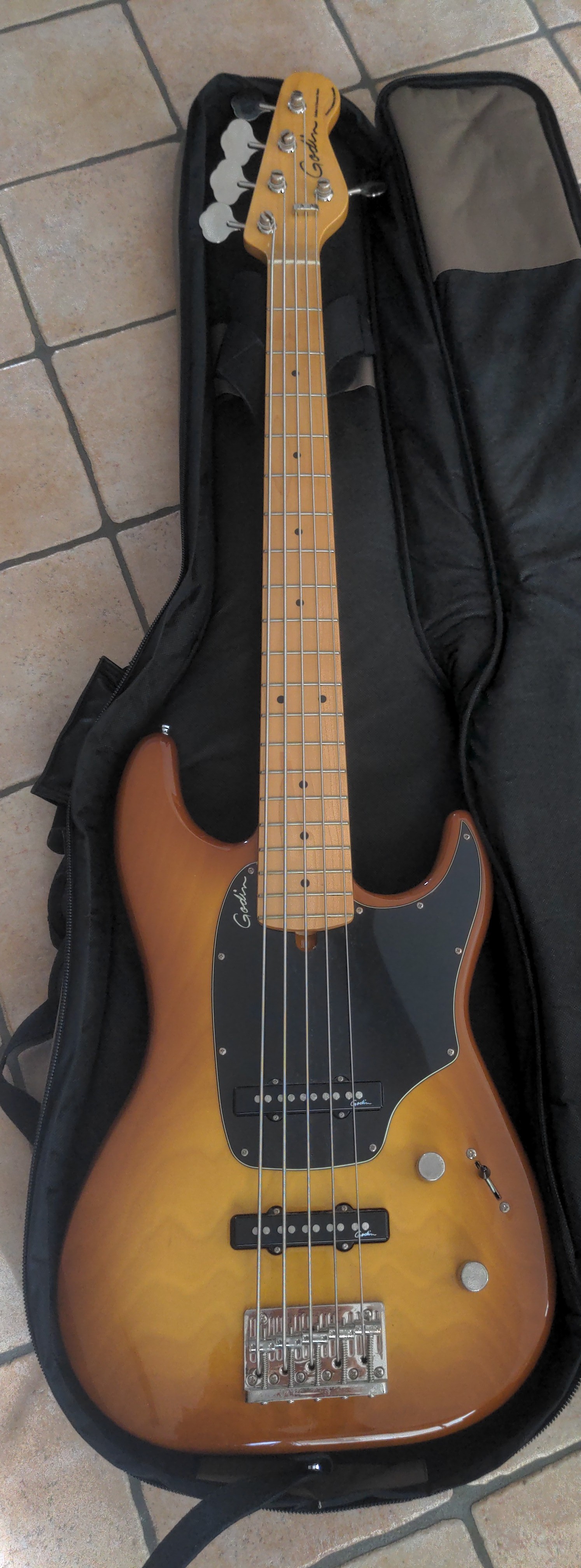 Basse GODIN SHIFTER CLASSIC 5 CREAM BURST HG MN