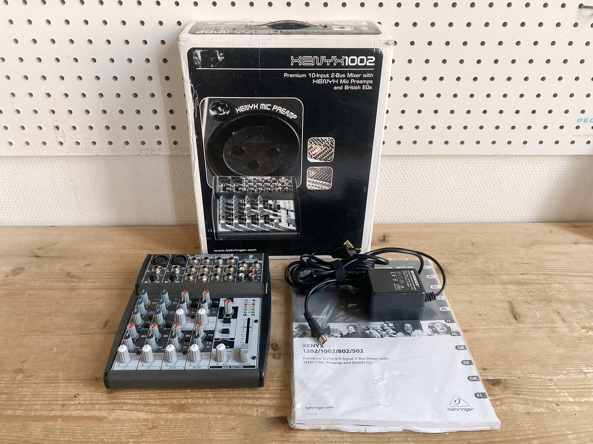Behringer XENYX 1002 - Table de mixage 10 canaux