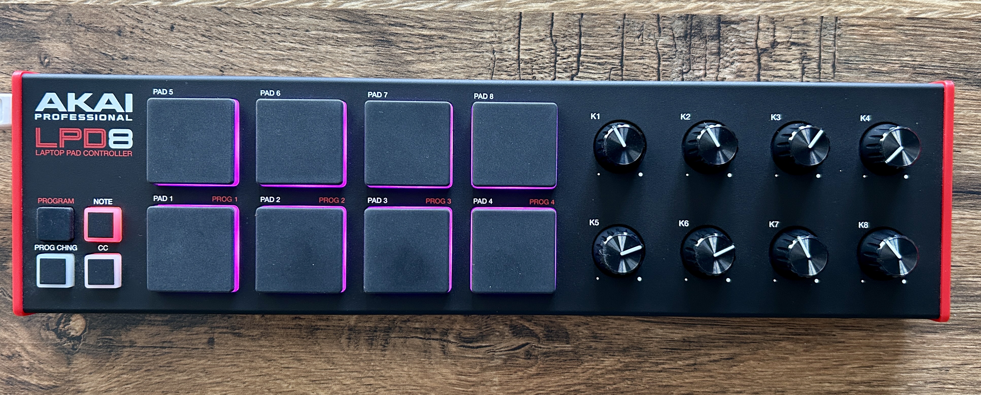 Akai Professional LPD8 MKII – Très bon état – Fonctionnel et esthétique