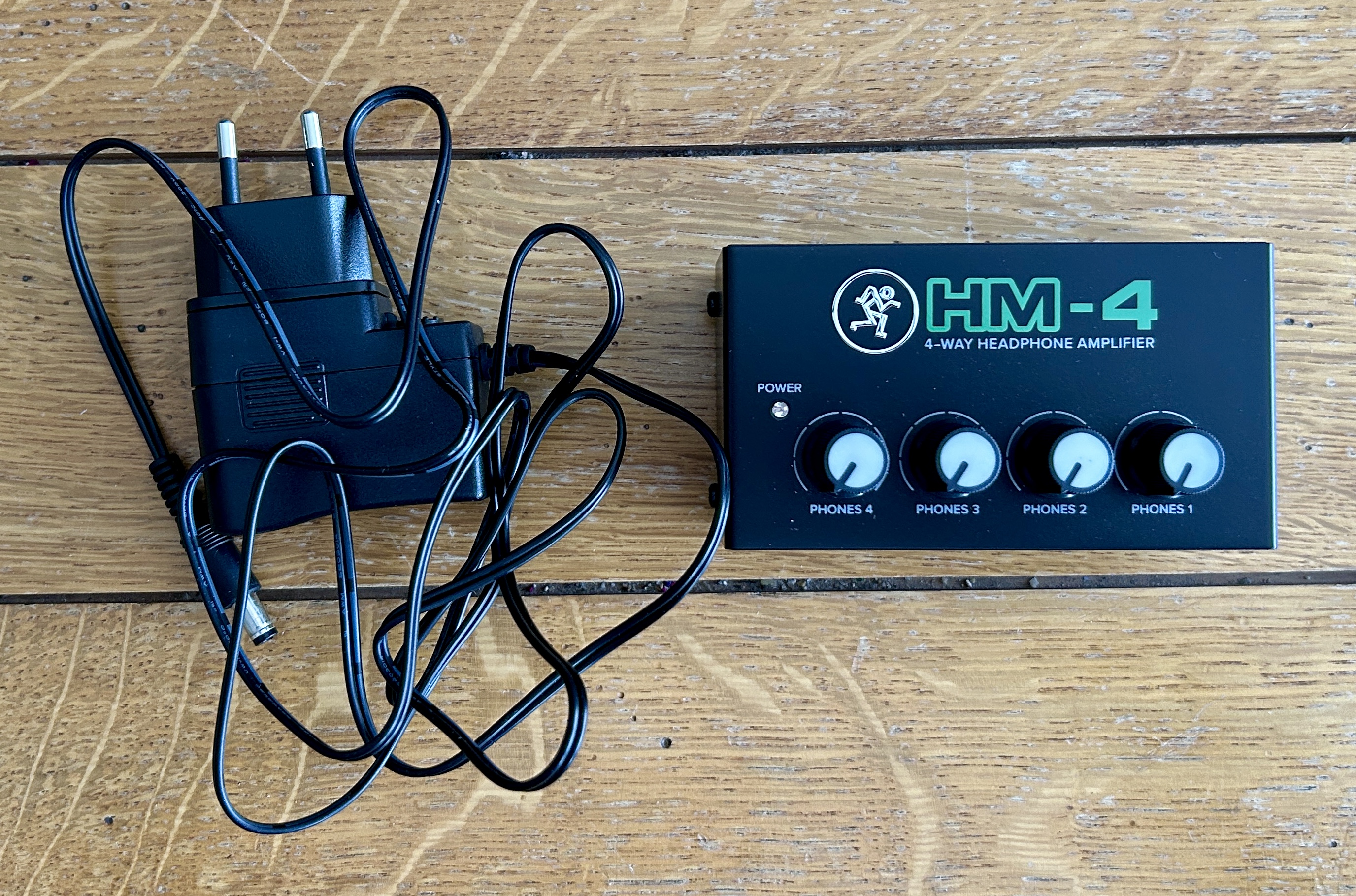 Mackie HM-4 – Comme neuf – Jamais utilisé