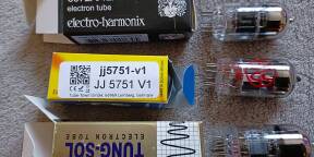 Lot de 3 lampes de la famille 12AX7 :
