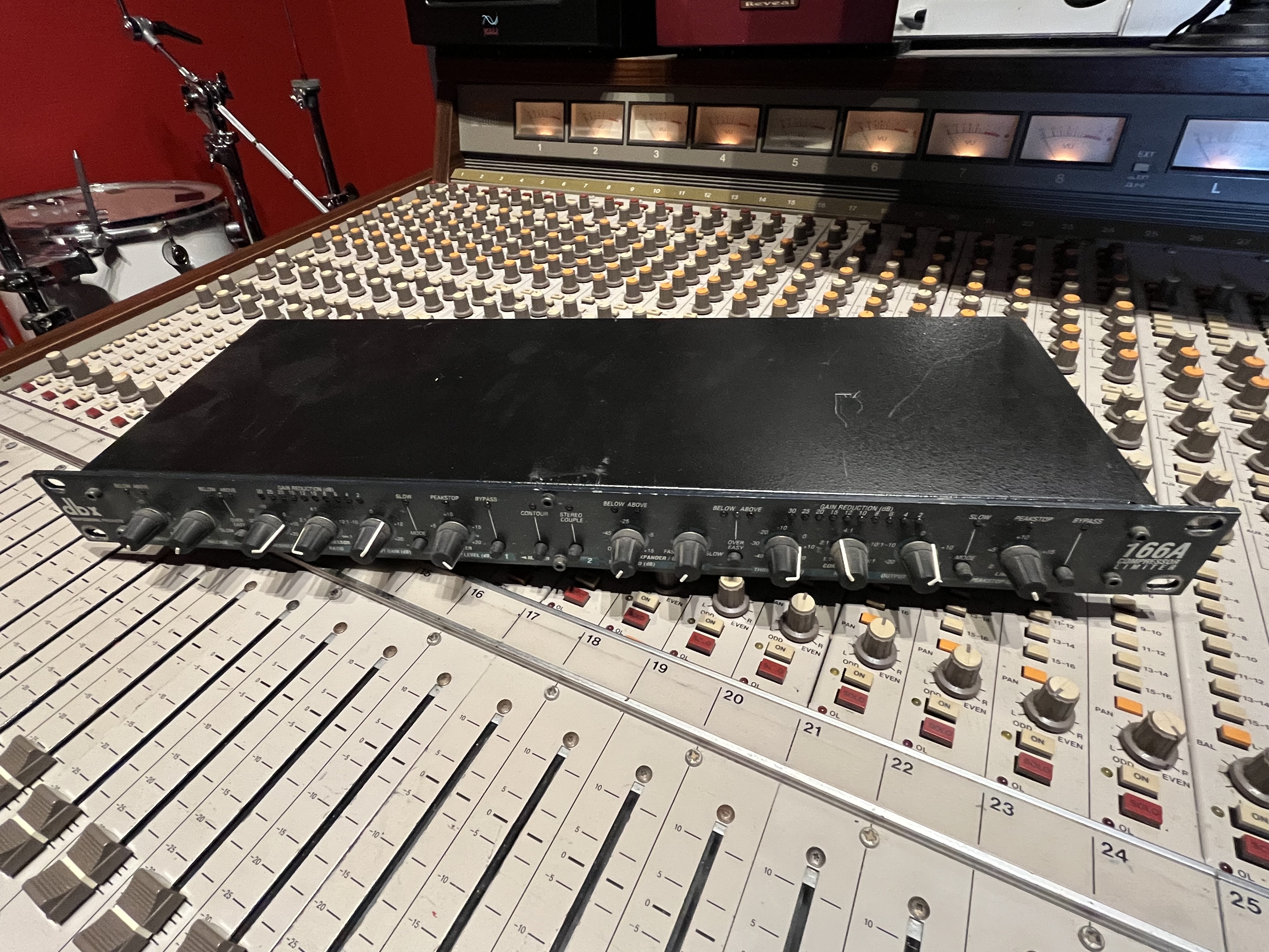 DBX 166A Compresseur / Limiteur