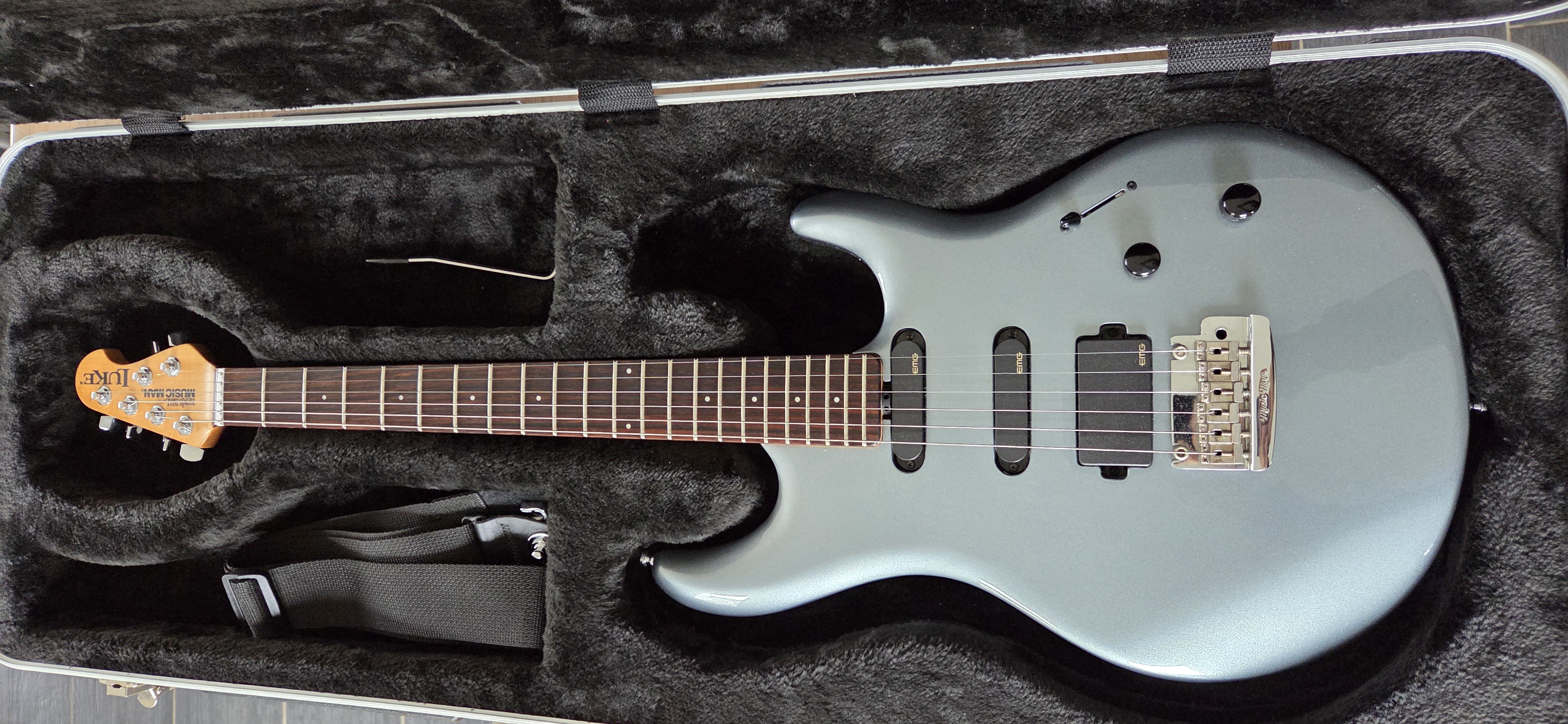 Vends Musicman Luke 2
