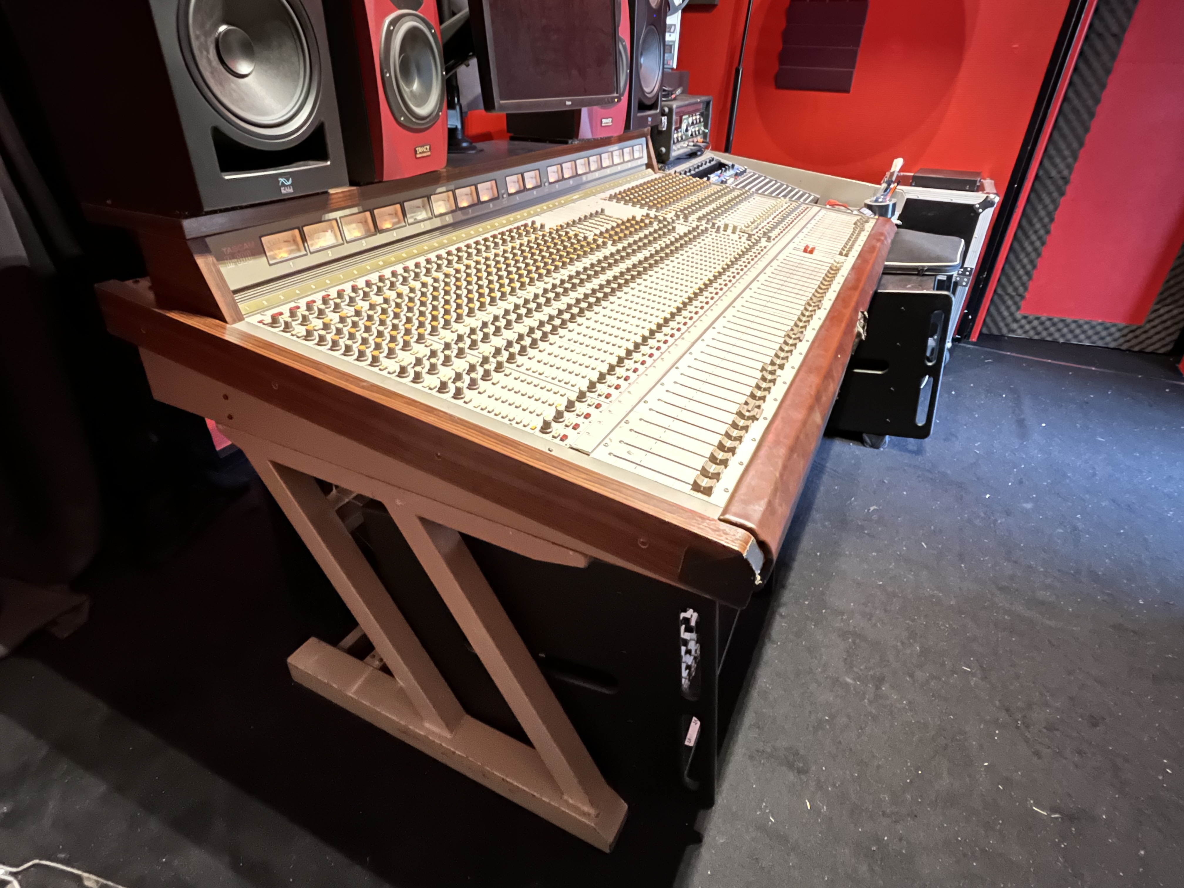 Console Analogique TASCAM M-600