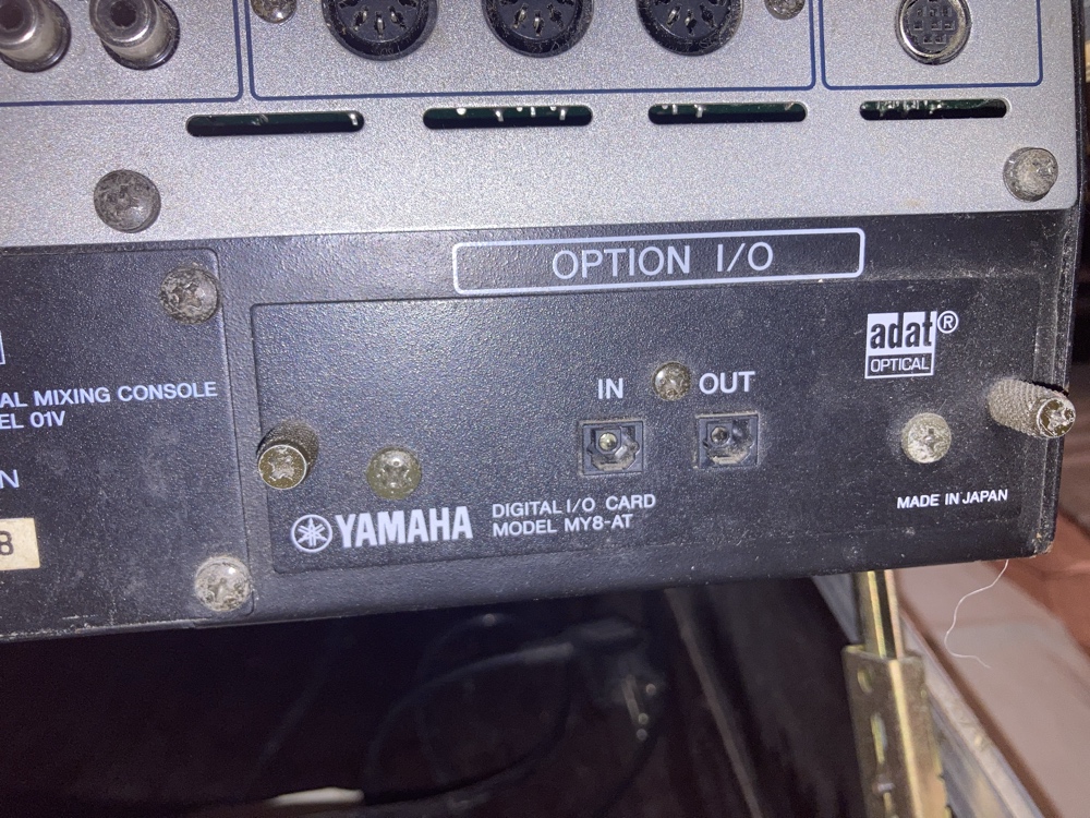 Yamaha 01V (47074)