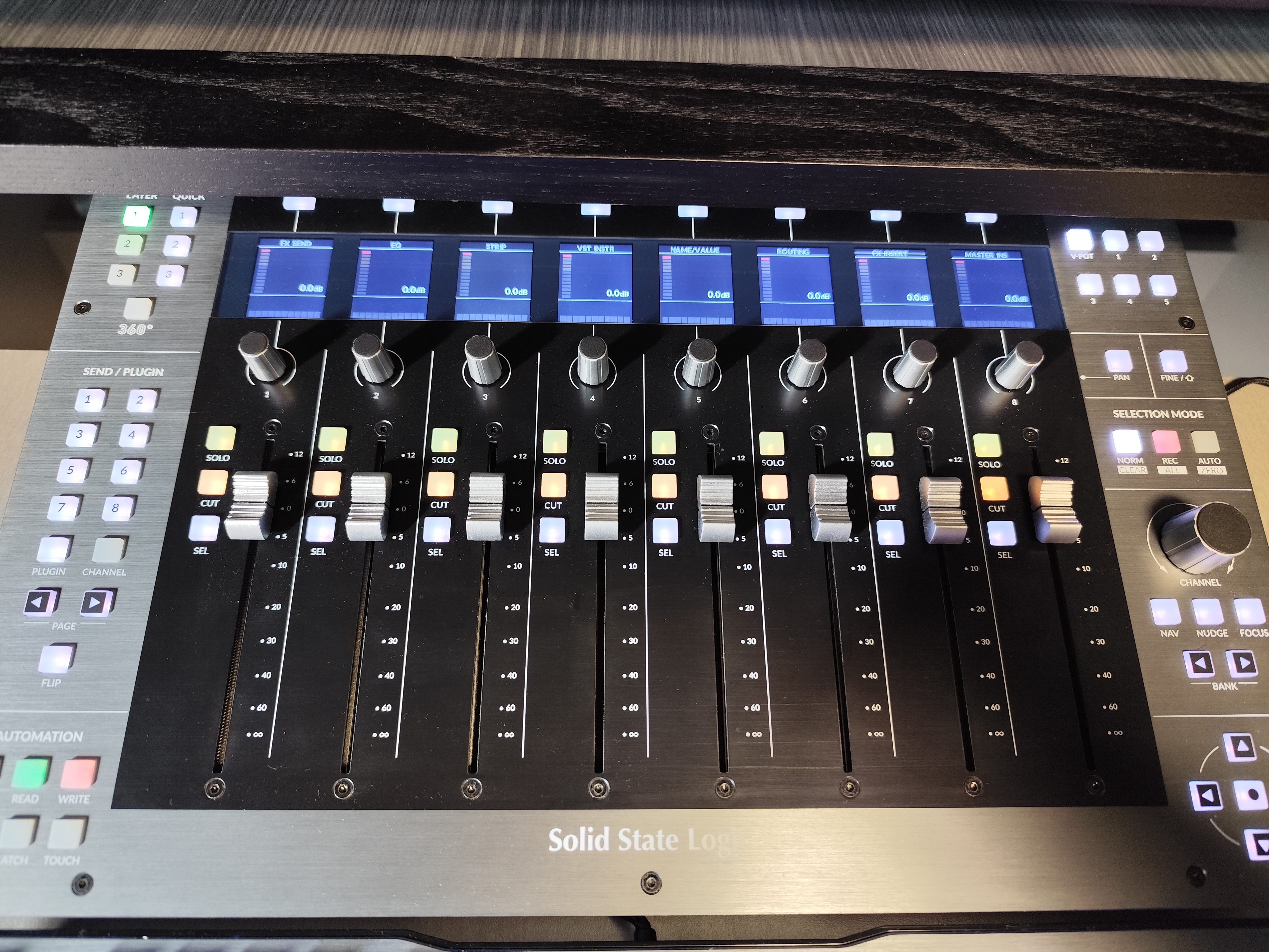 surface de controle usb midi SSL UF8