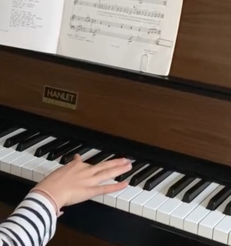 HANLET Pianino (57909)