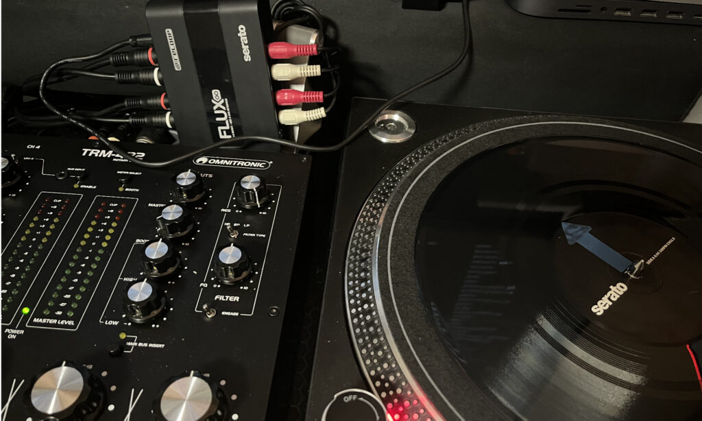 Reloop Flux GO Test Review Serato Vinyl-1024x614