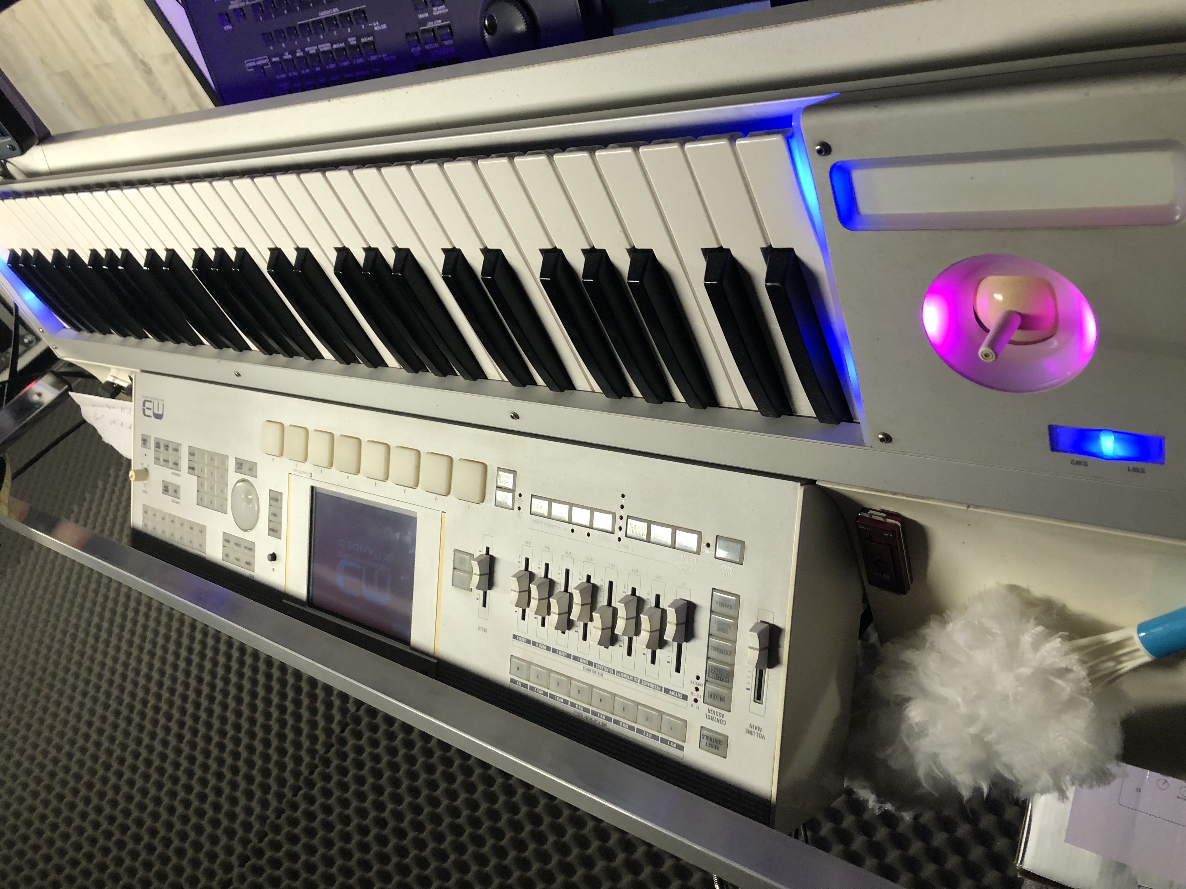 Vends ou échange korg M3+300€ contre un fantom-06 