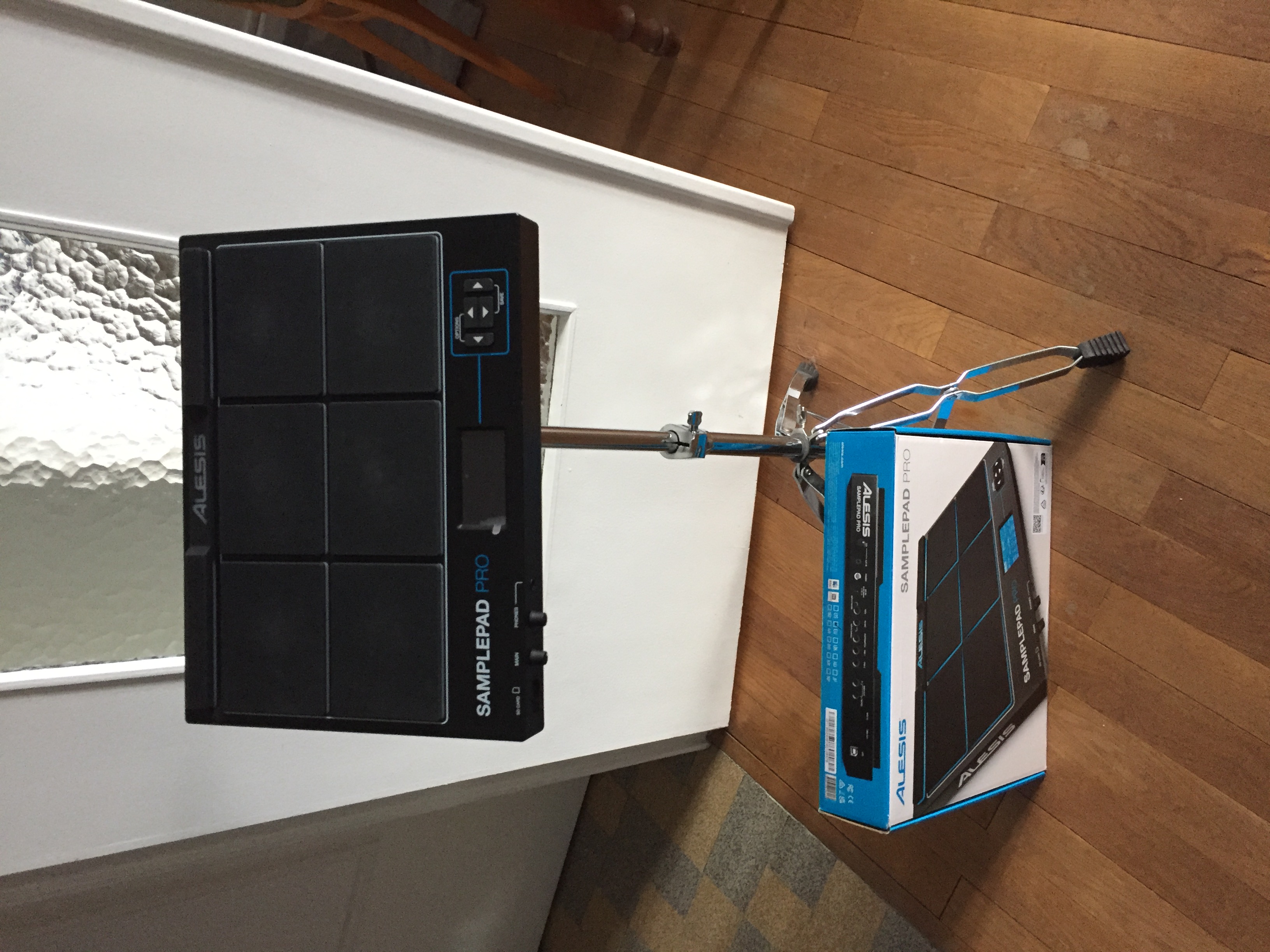 Vends Alesis Sample Pad Pro + Stand